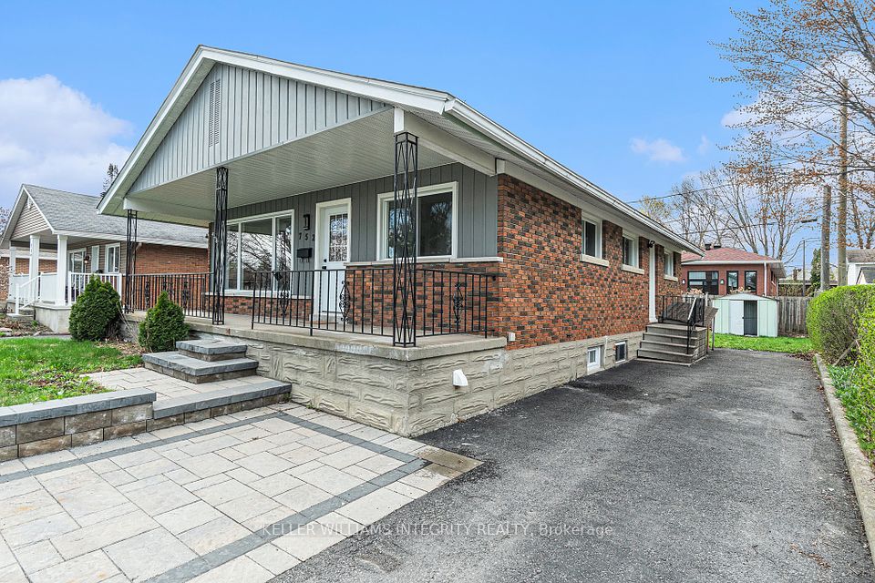 752 Dickens