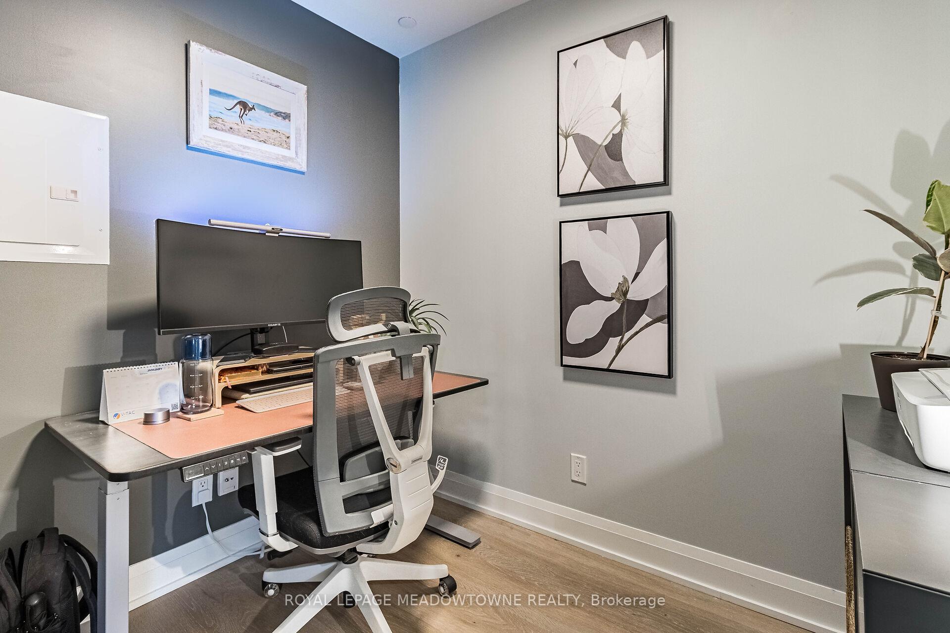 2 Bedrooms Condo at 110 Marine Parade, Toronto For sale