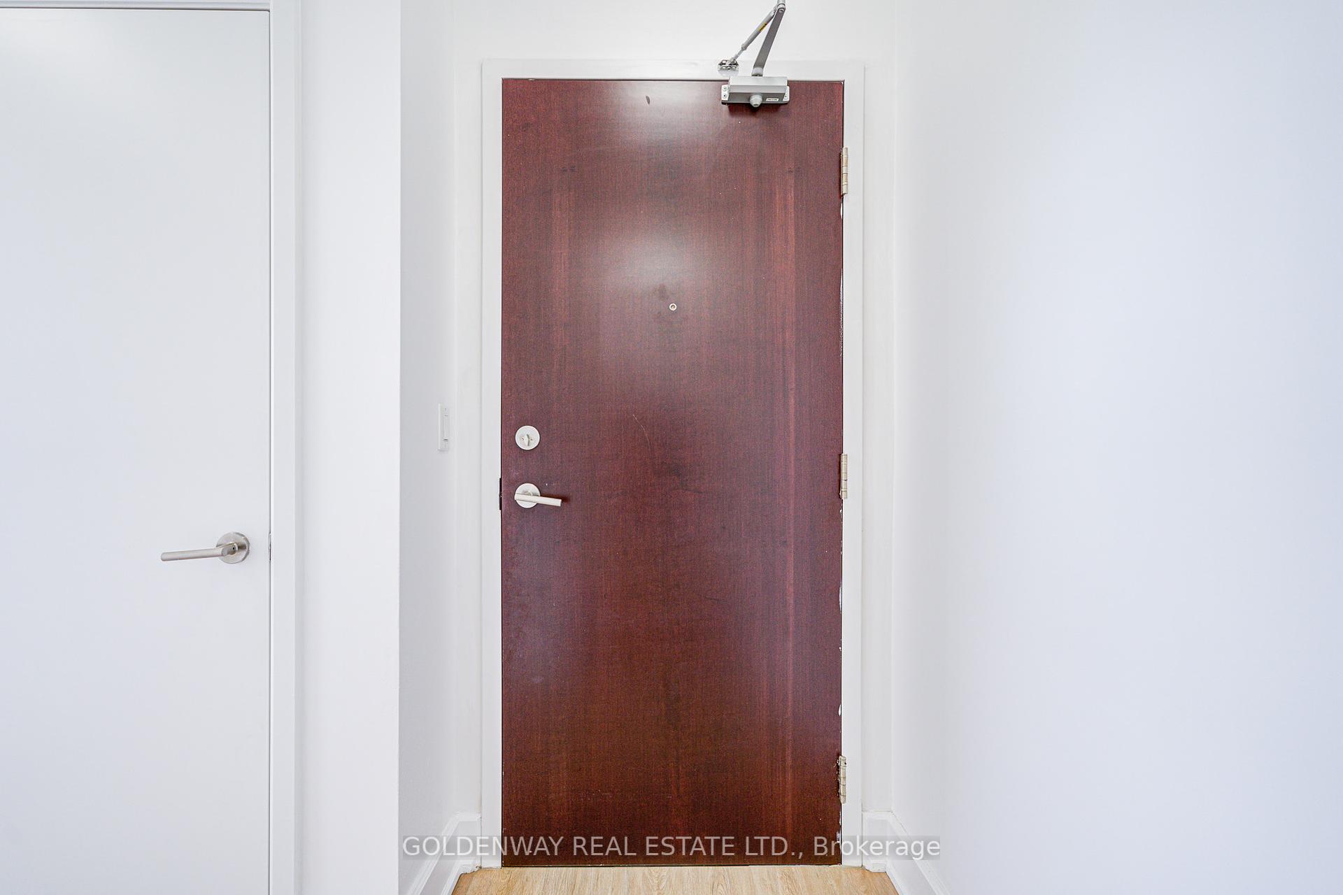 2 Bedrooms Condo at 676 Sheppard, Toronto For sale