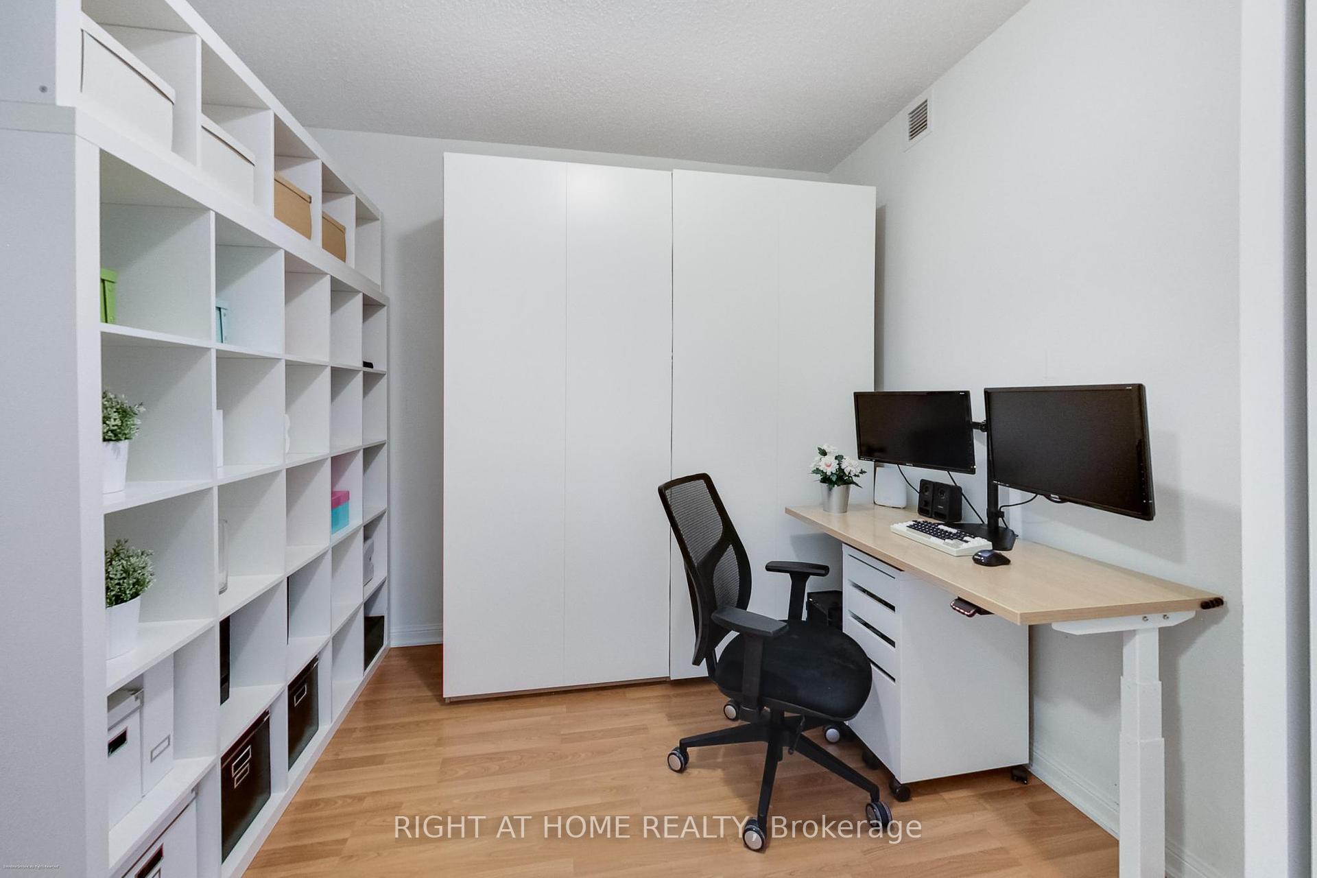 2 Bedrooms Condo at 628 Fleet, Toronto For sale