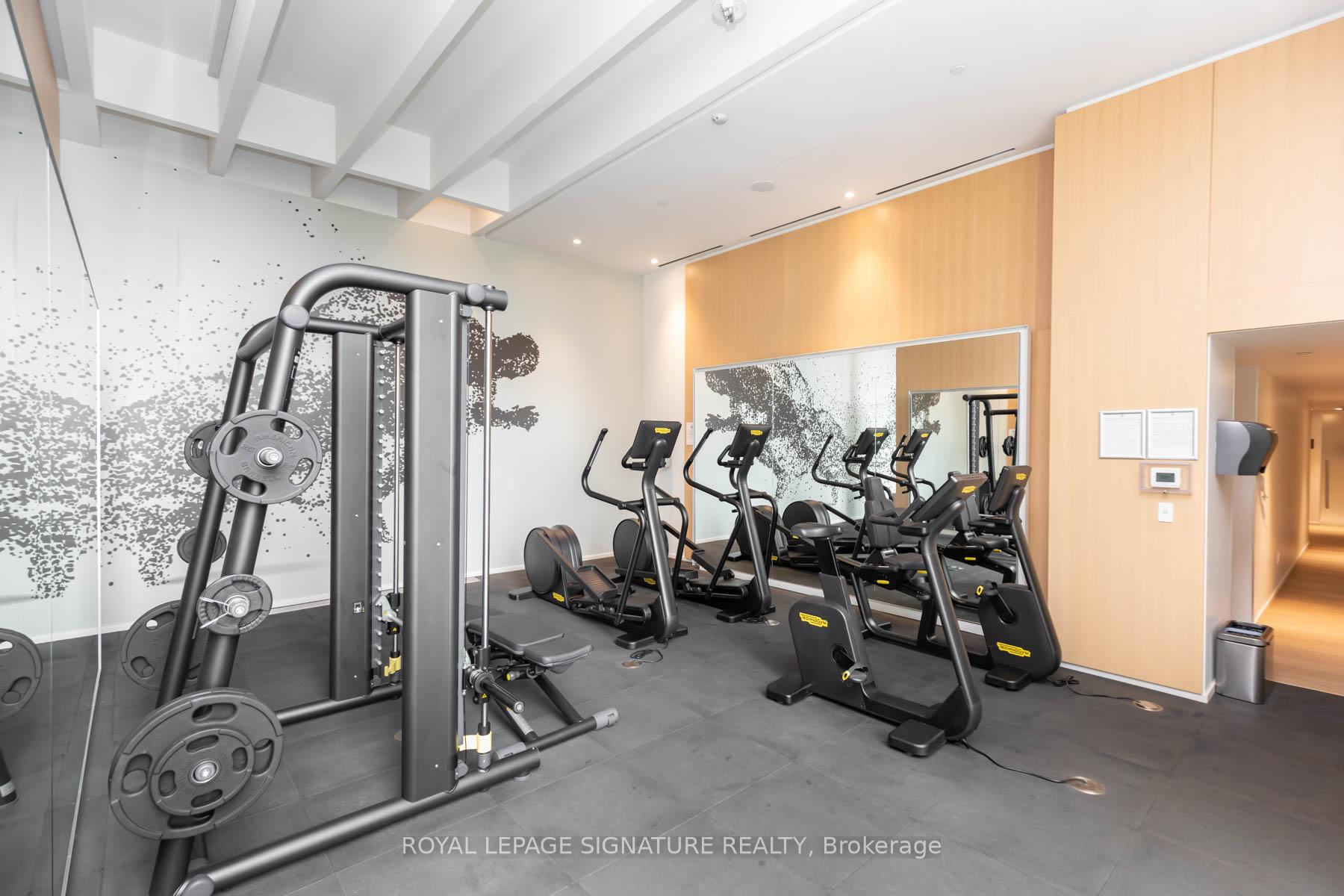 2 Bedrooms Condo at 8 Hillsdale, Toronto For sale