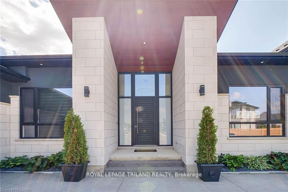 7353 SILVER CREEK Circle, London South, ON N6P 1H6