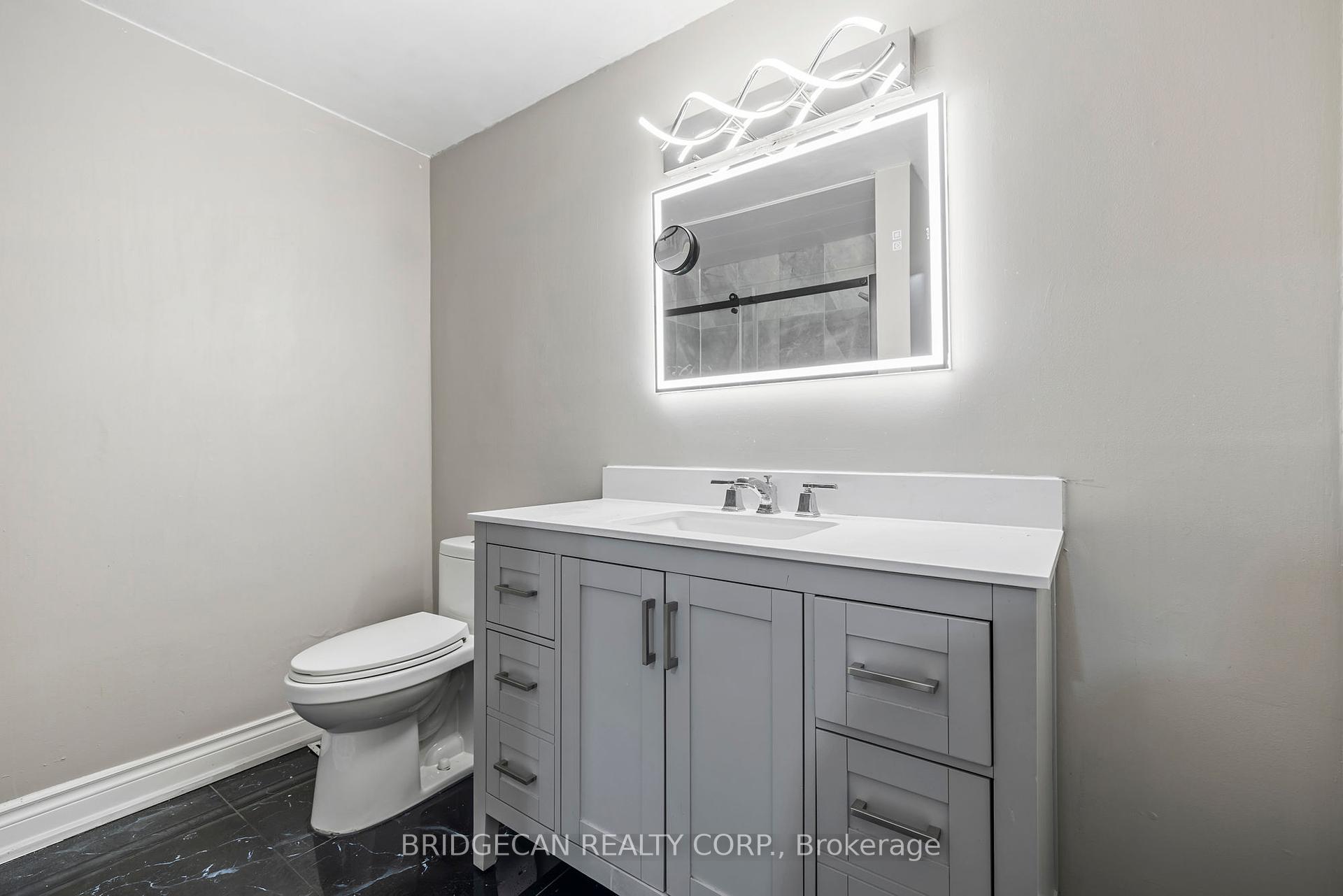 3 Bedrooms Condo at 151 Gateshead,  Hamilton For sale