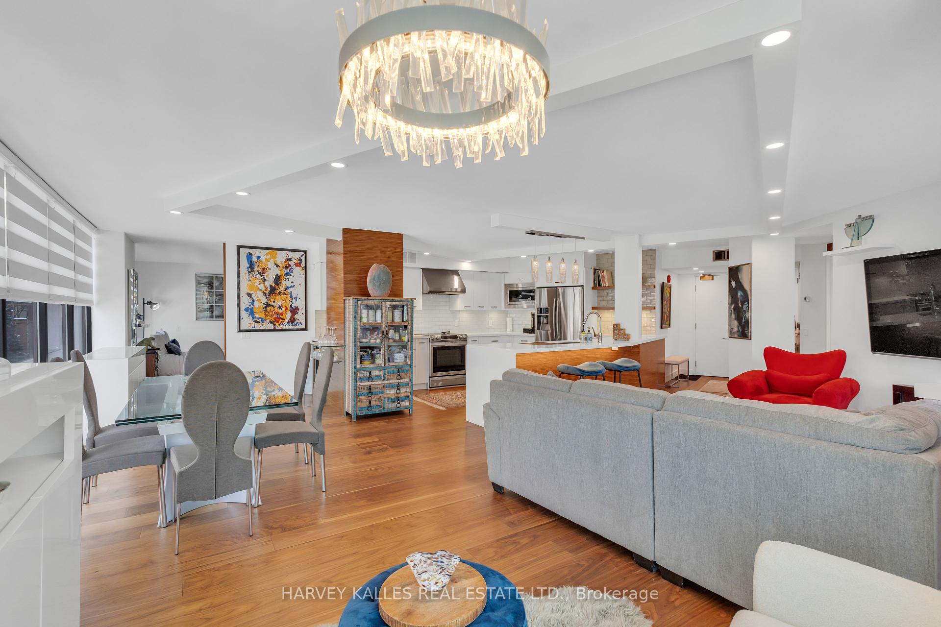 2 Bedrooms Condo at 1331 Bay, Toronto For sale
