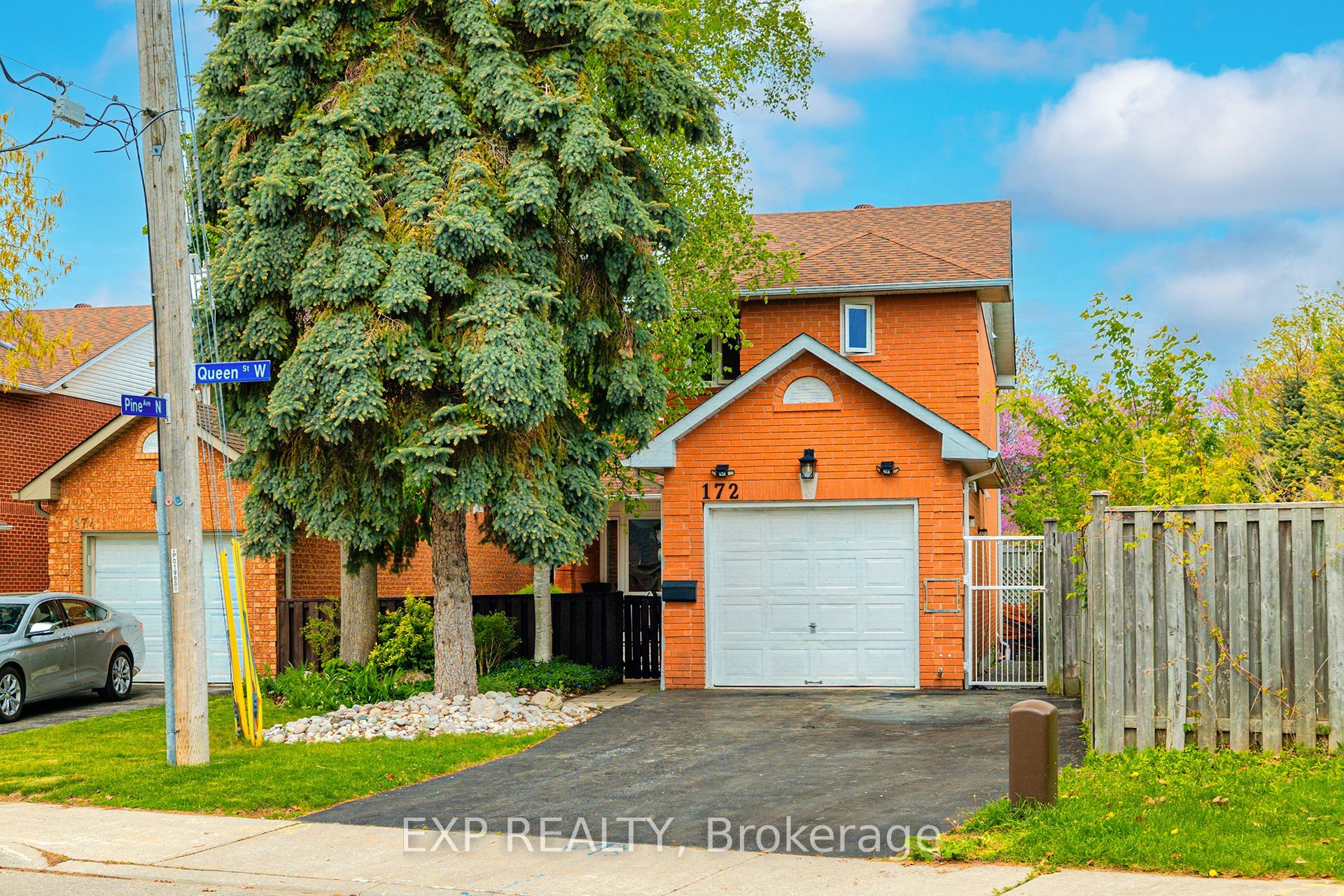 172 Queen Street W