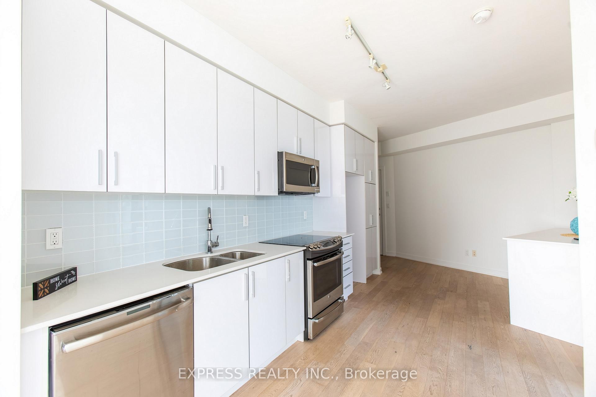 2 Bedrooms Condo at 20 Bruyeres, Toronto For sale