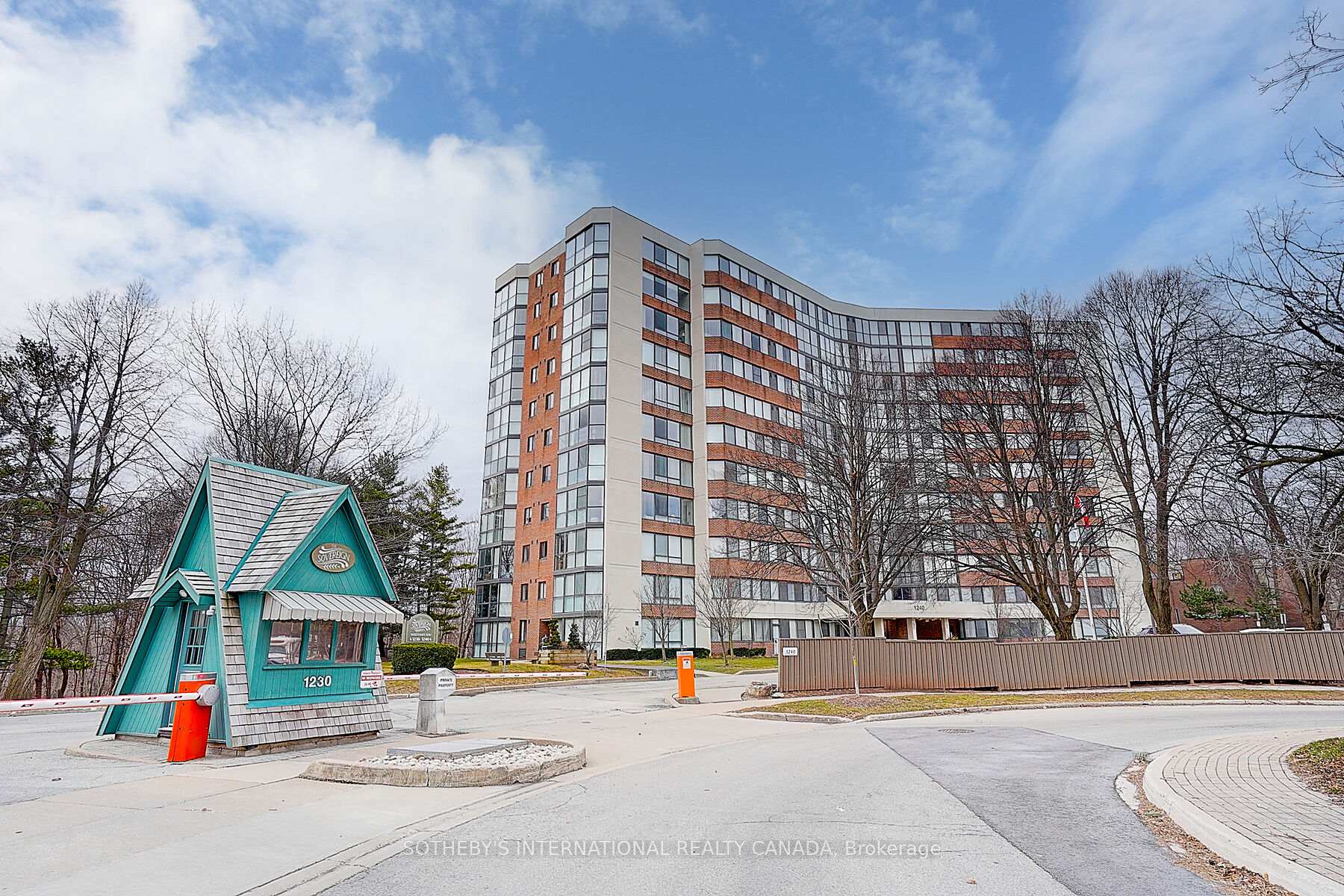 2 Bedrooms Condo at 1240 Marlborough, Oakville For sale