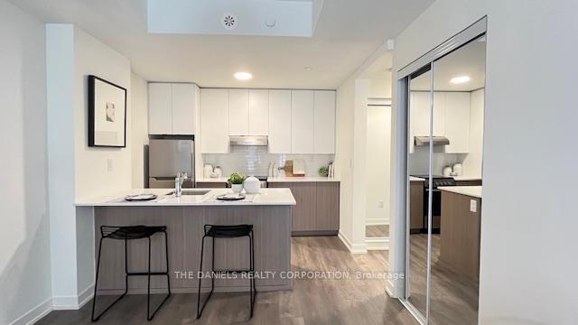 1 Bedroom Condo at 145 Canon Jackson,  Toronto For sale