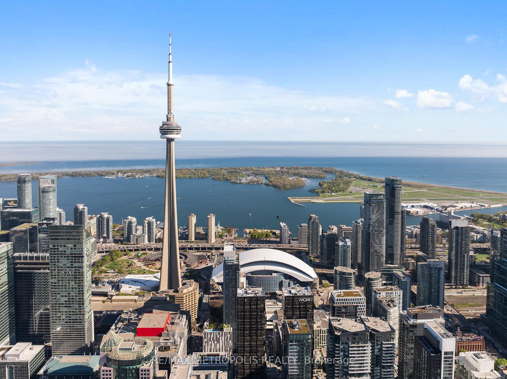 2 Bedrooms Condo at 15 Mercer, Toronto For sale