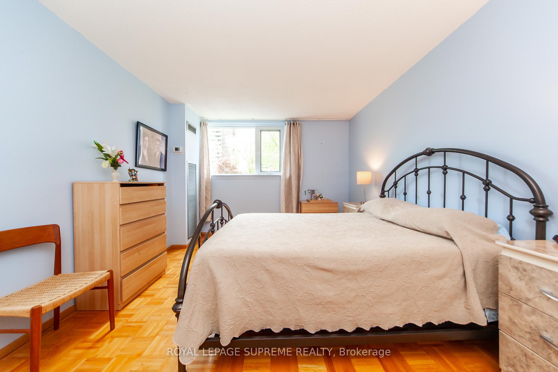 2 Bedrooms Condo at 270 Scarlett, Toronto For sale