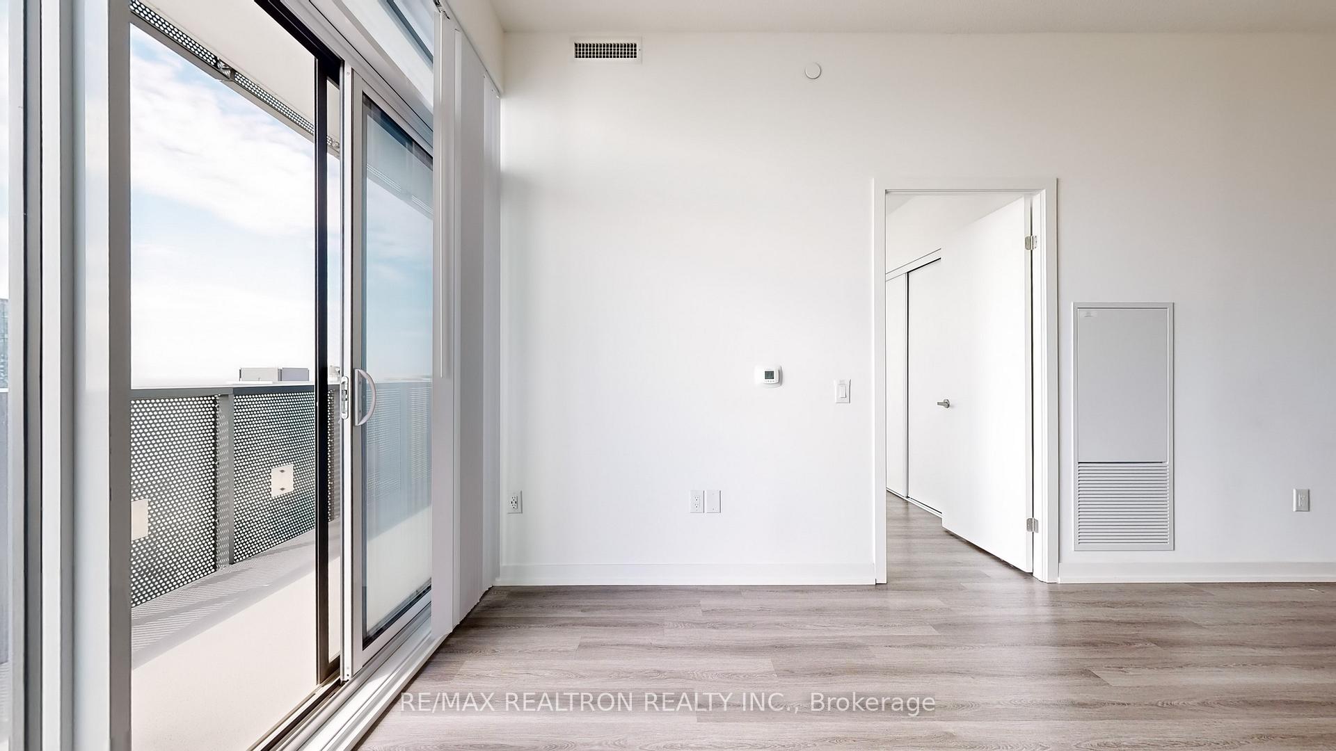 2 Bedrooms Condo at 138 Downes, Toronto For sale