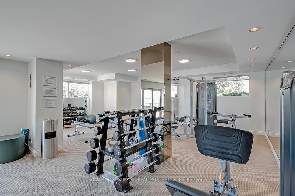 2 Bedrooms Condo at 2190 Lakeshore, Burlington For sale