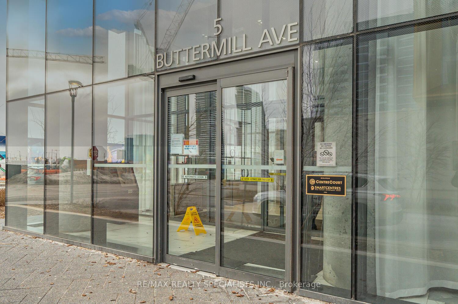 2 Bedrooms Condo at 5 BUTTERMILL, Vaughan For sale