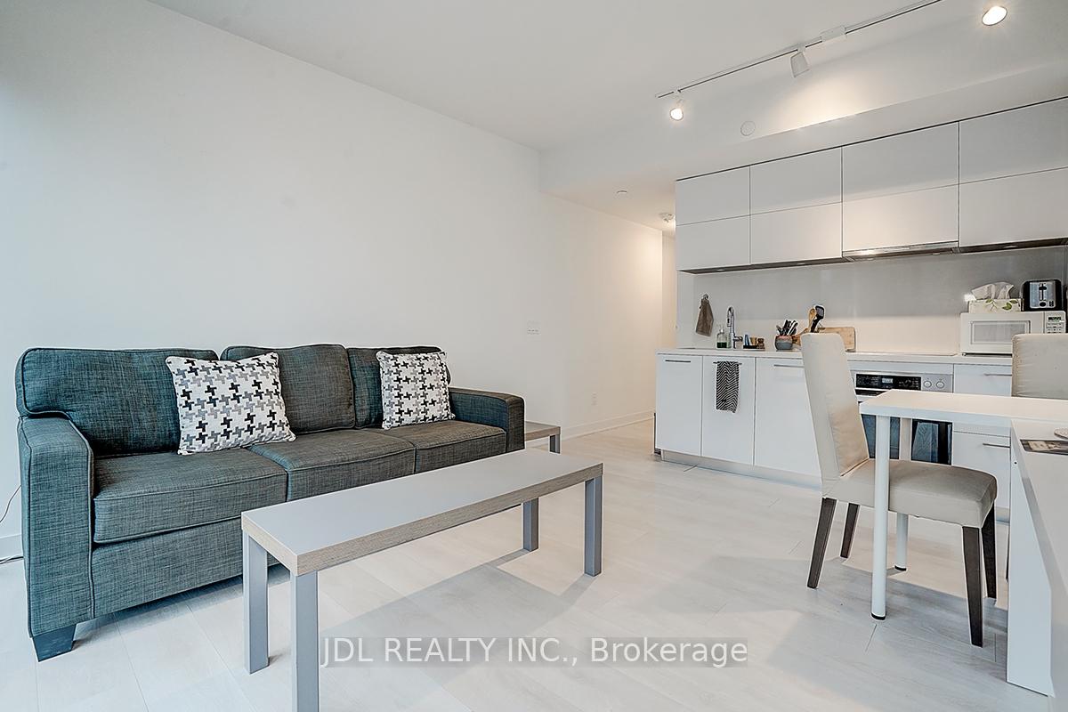 1 Bedroom Condo at 188 Cumberland, Toronto For sale