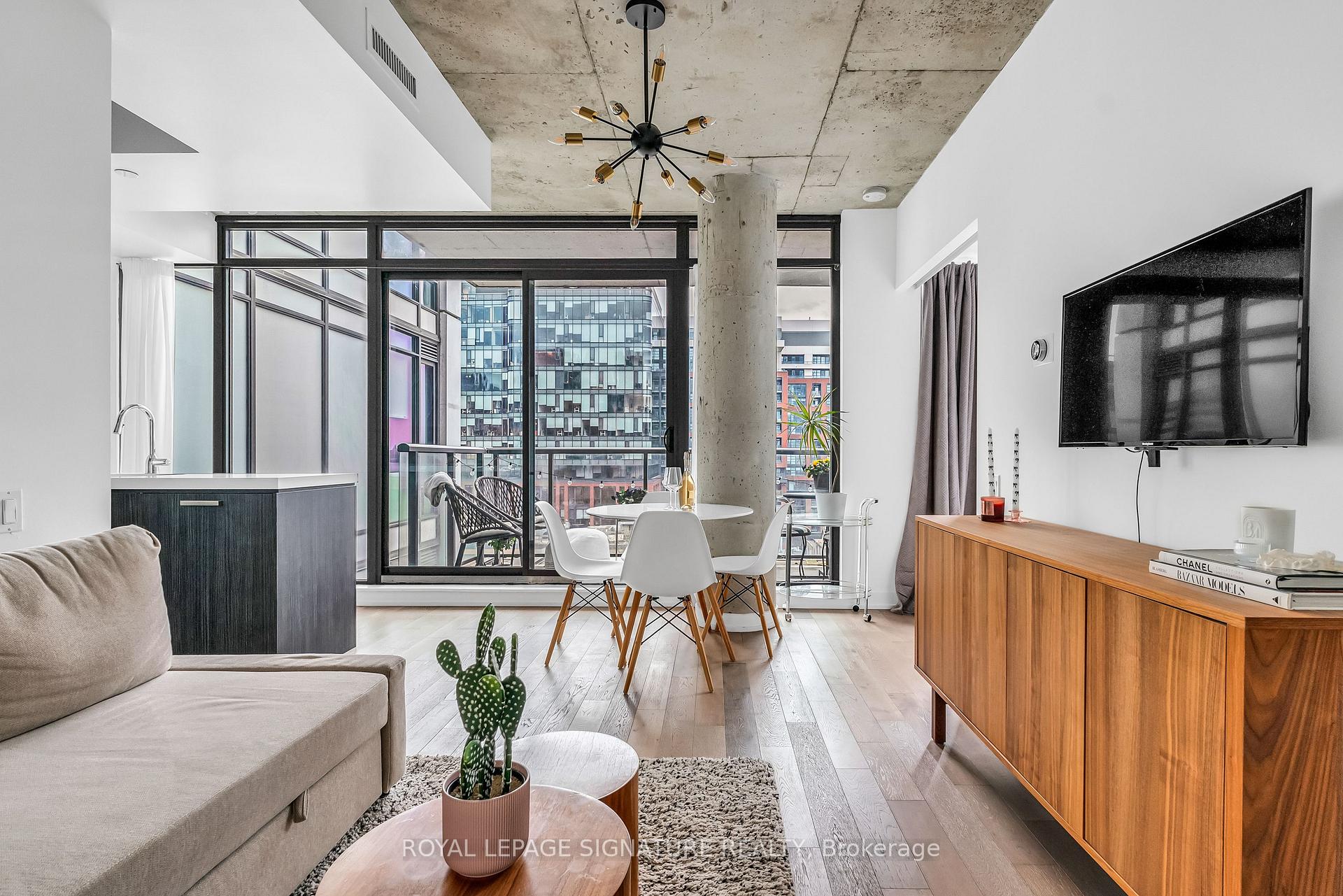 1 Bedroom Condo at 461 Adelaide, Toronto For sale