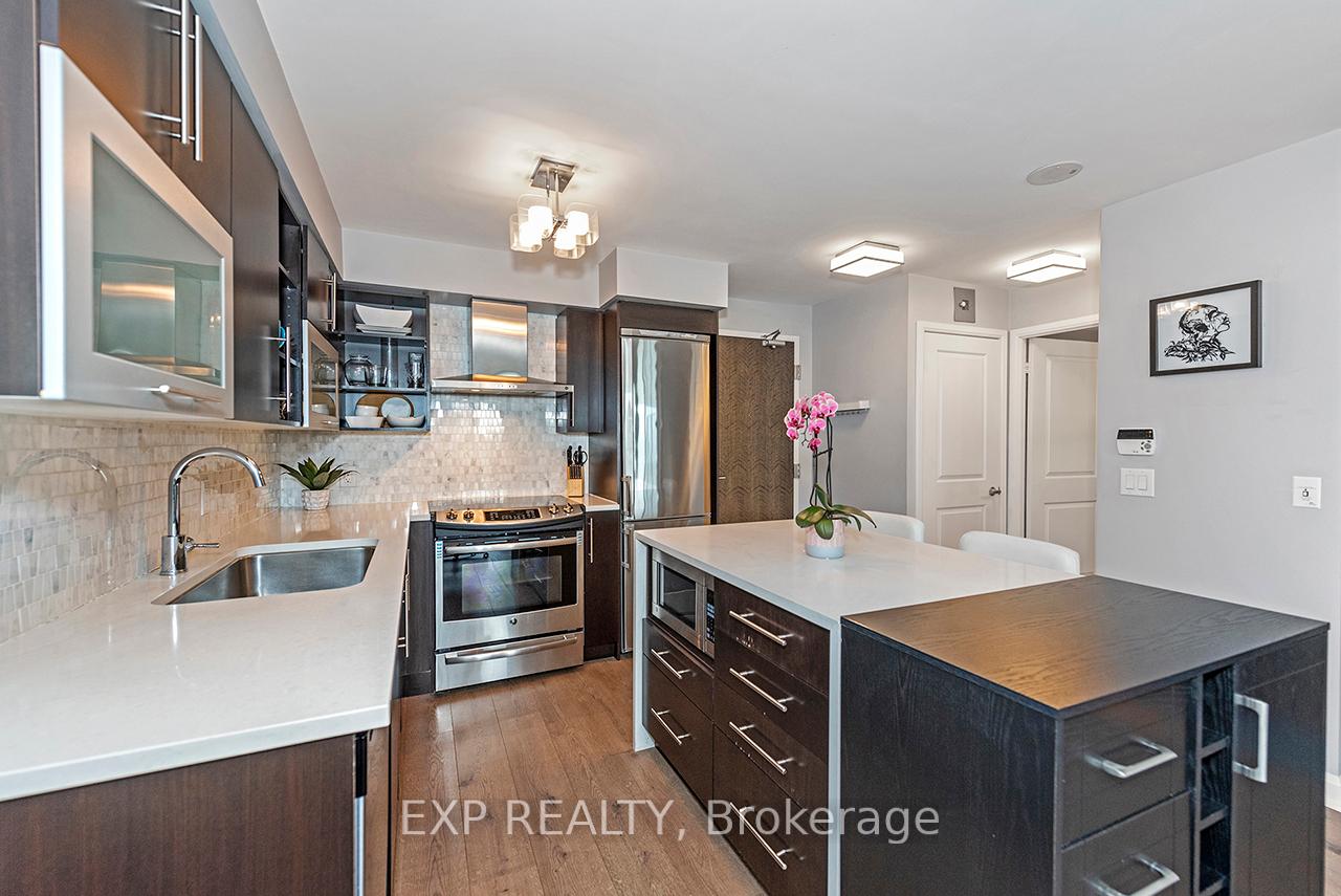 2 Bedrooms Condo at 1 Michael Power, Toronto For sale