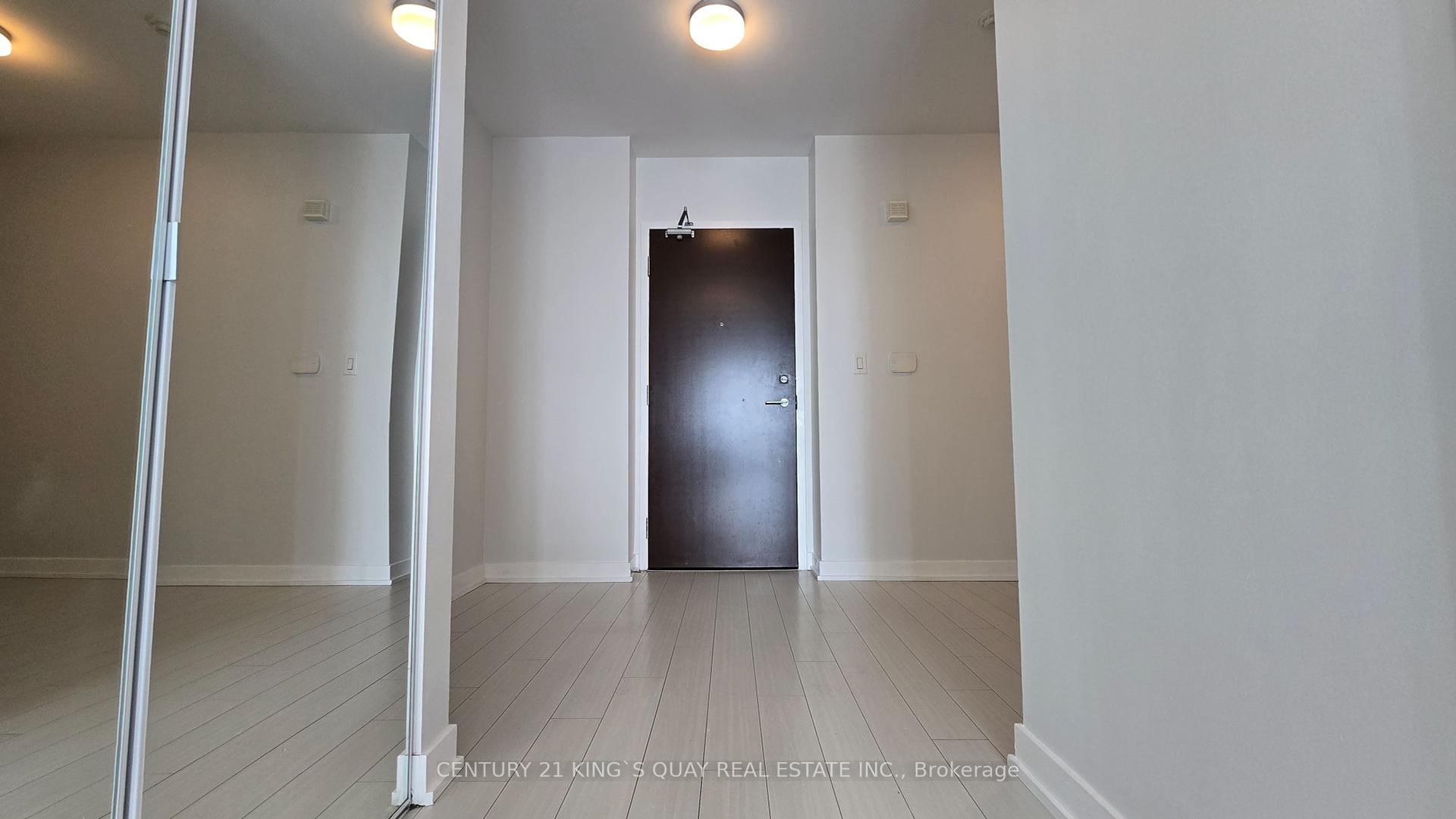 2 Bedrooms Condo at 21 Iceboat, Toronto For sale