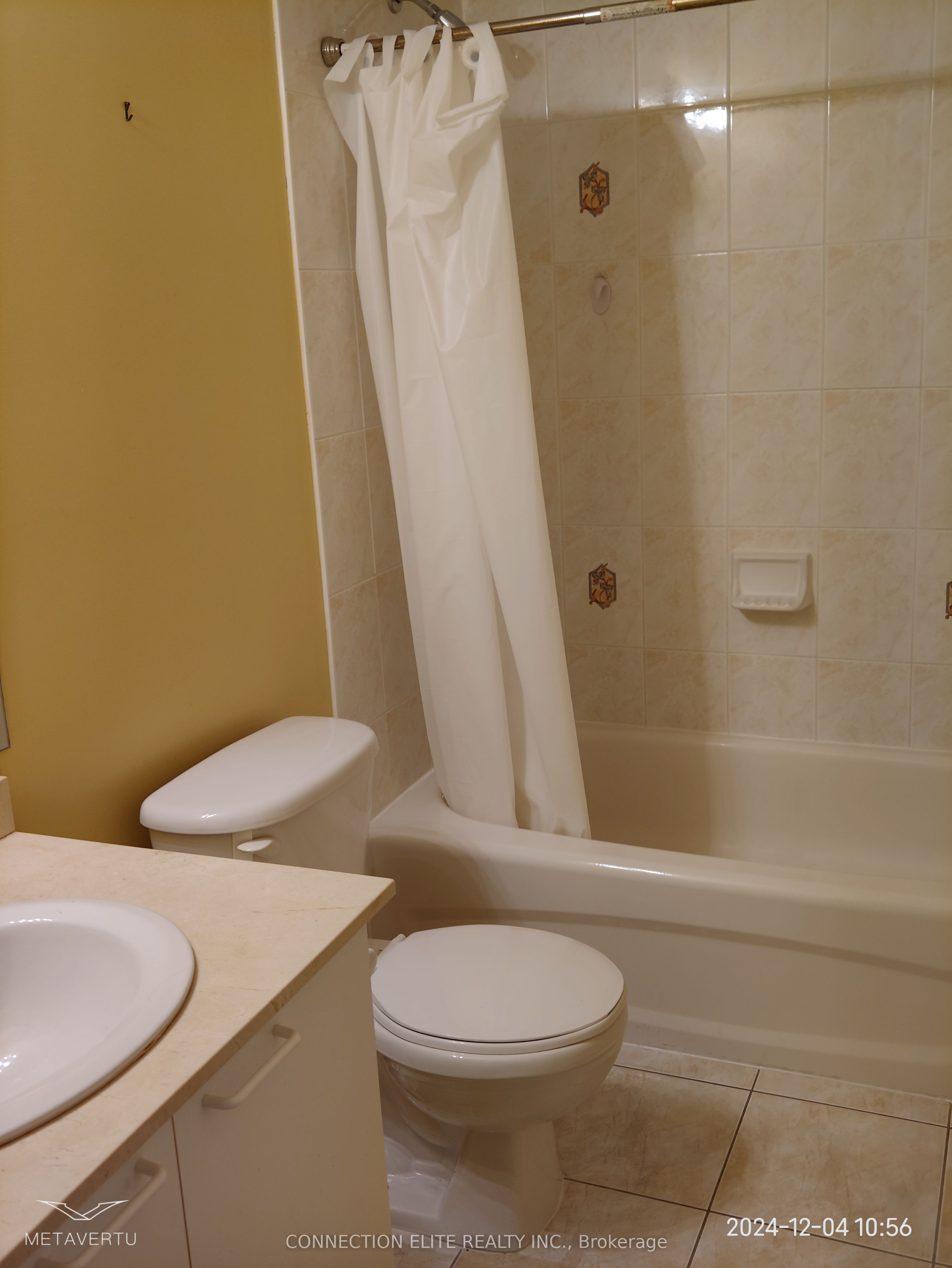 9133 Bayview Avenue, #37