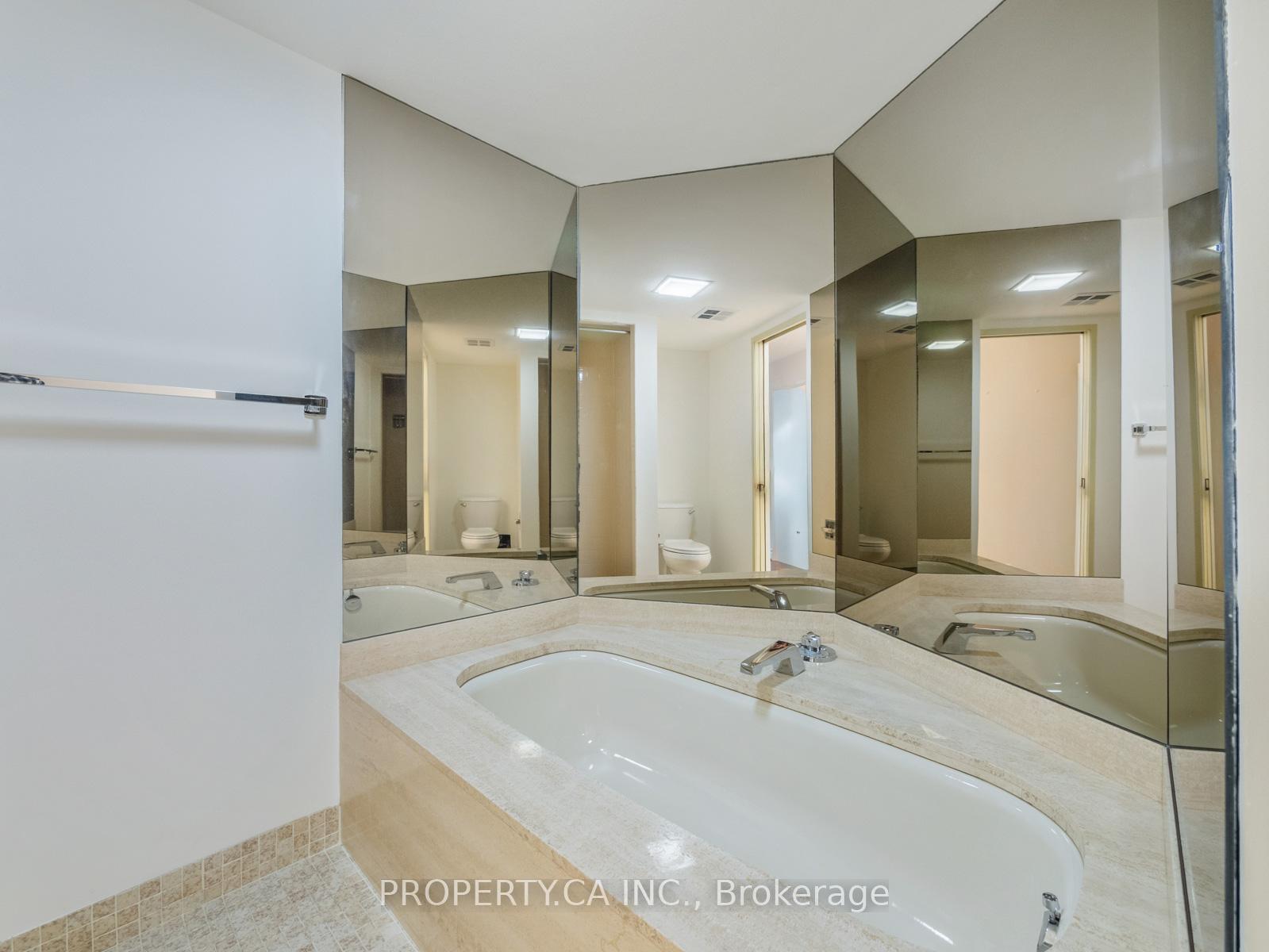 2 Bedrooms Condo at 2010 Islington,  Toronto For sale