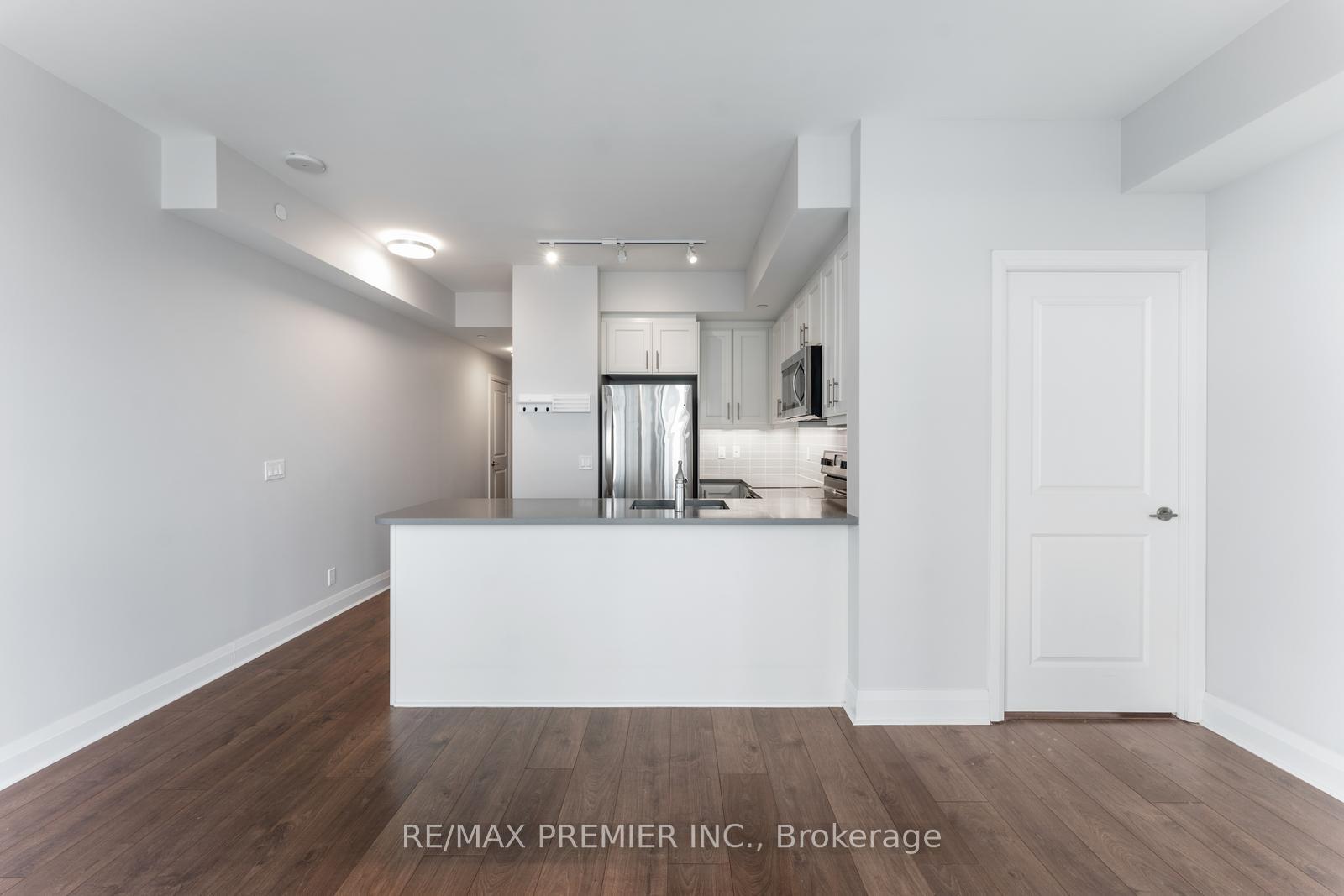 2 Bedrooms Condo at 15 Zorra,  Toronto For sale