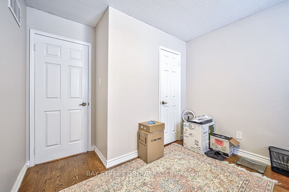 https://trreb-image.ampre.ca/7_ACQFipdgjW3Z4u8uBuY-KazAr08120eAHoKVtREAk/rs:fit:960:960/wm:.5:so:0:50:.4/wmsh:10/wmt:PHNwYW4gZm9yZWdyb3VuZD0nd2hpdGUnIGZvbnQ9JzY4Jz5CQVkgU1RSRUVUIEdST1VQIElOQy4sIEJyb2tlcmFnZTwvc3Bhbj4/L3RycmViL2xpc3RpbmdzLzQwLzk4LzY1LzgwL3AvYTM0MWQ2YzgtYmM3ZS00ZDVkLWJiZjUtMWRjZmU1Njk0YWU2LmpwZw.jpg