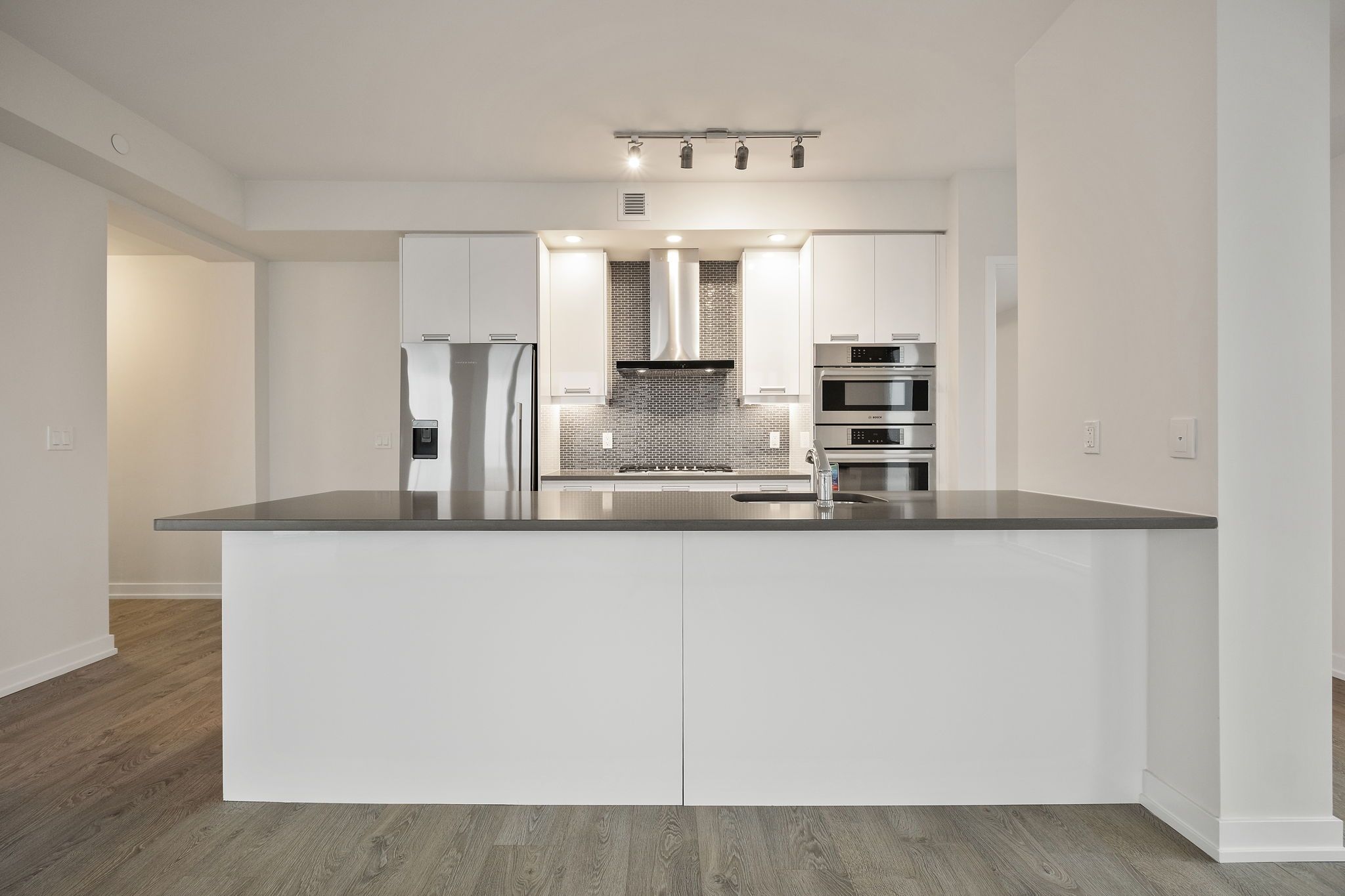 99 John Street 4504