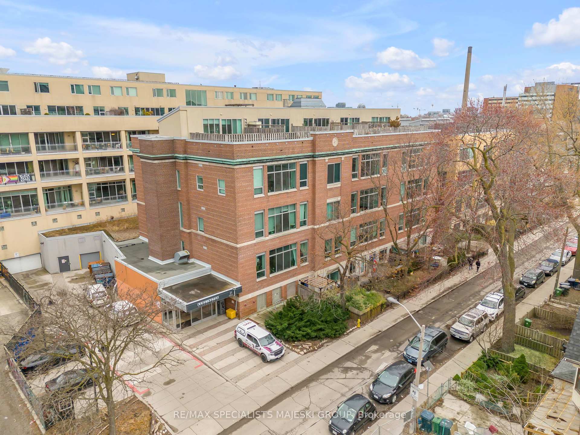 3 Bedrooms Condo at 21 Nassau,  Toronto For sale