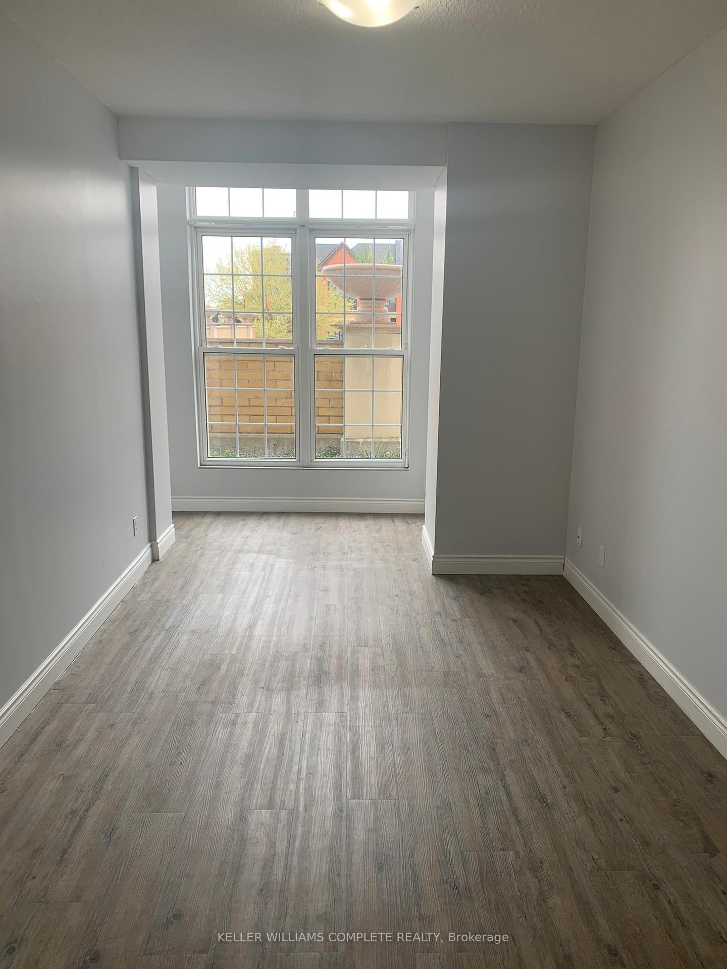 2 Bedrooms Condo at 135 James, Hamilton For sale