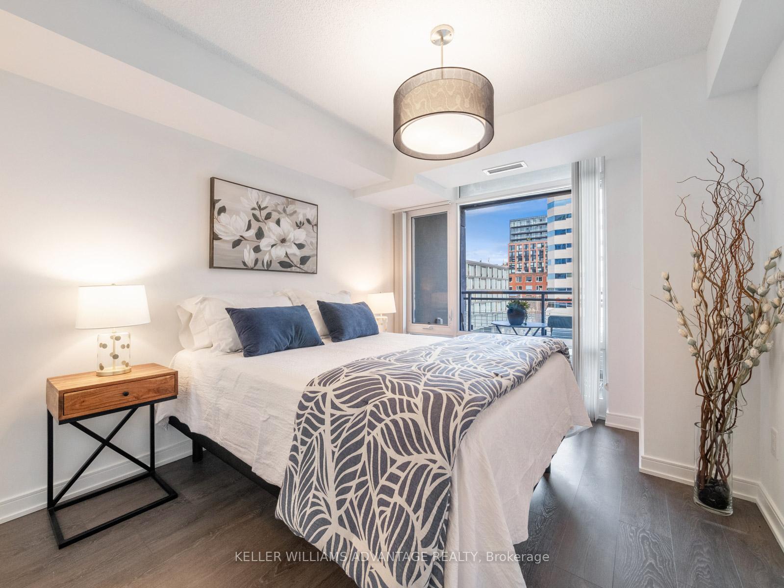 2 Bedrooms Condo at 525 Adelaide, Toronto For sale
