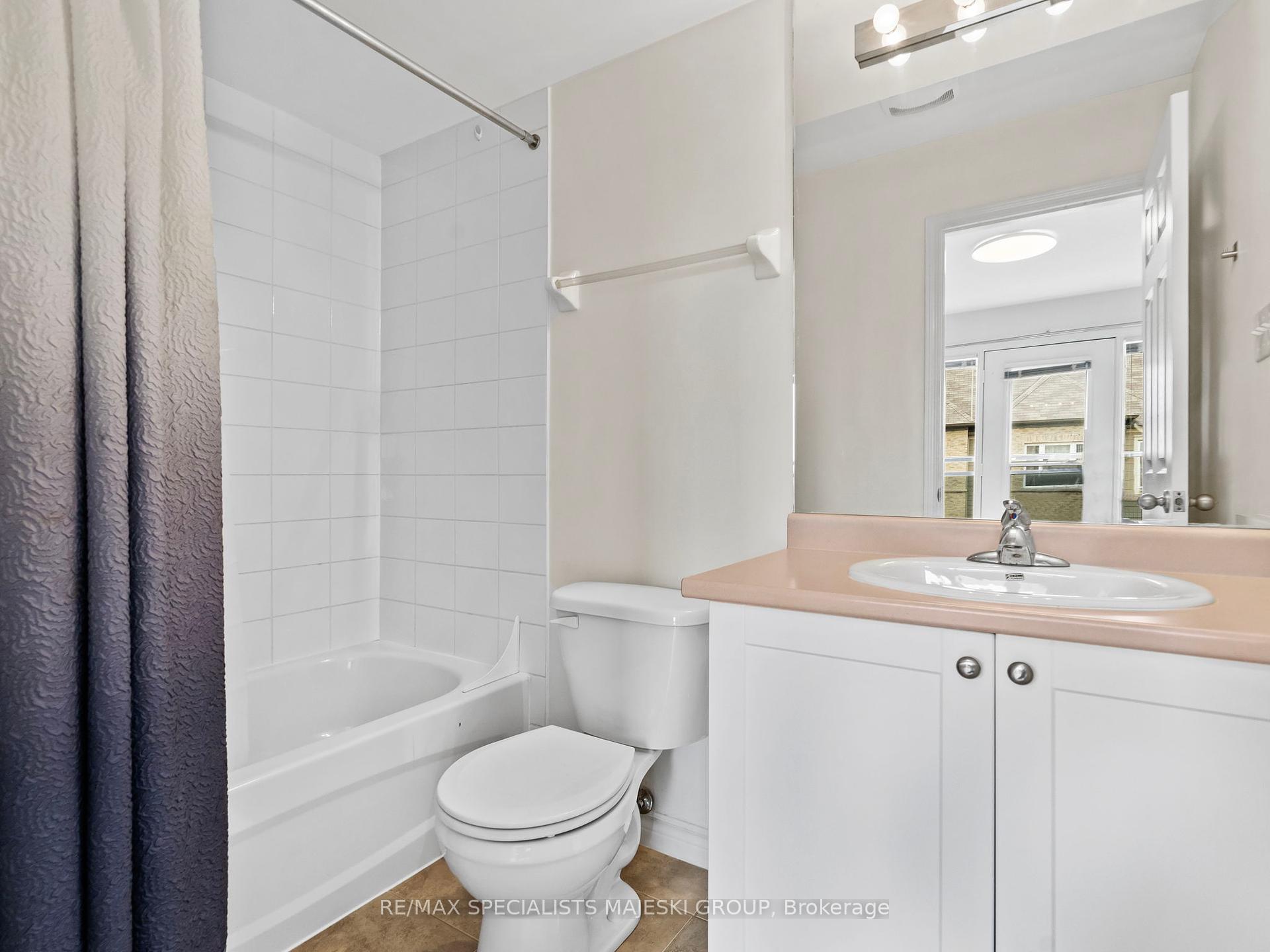 2 Bedrooms Condo at 2891 Rio, Mississauga For sale