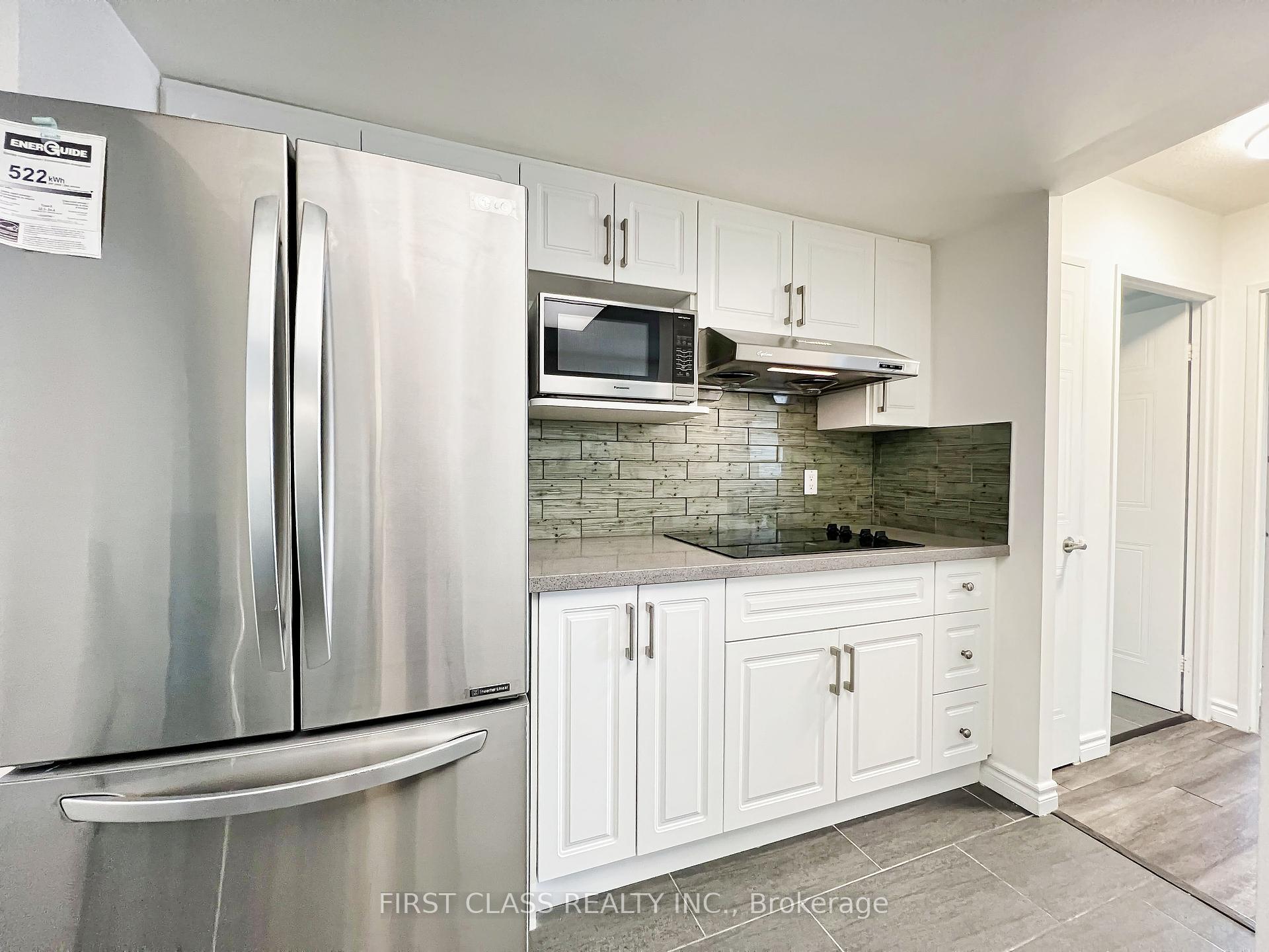 3 Bedrooms Condo at 275 Bamburgh, Toronto For sale