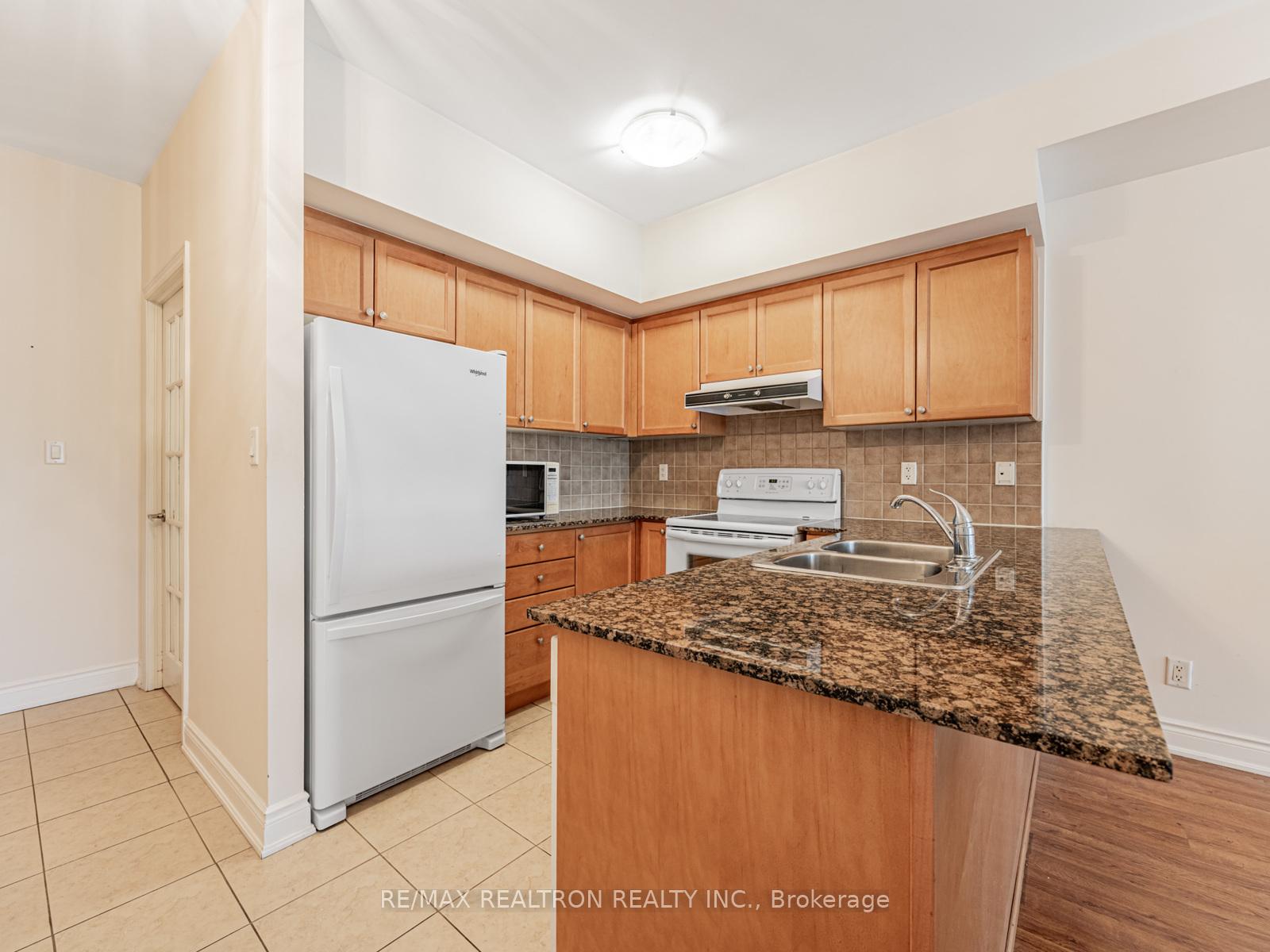 2 Bedrooms Condo at 9901 Keele, Vaughan For sale