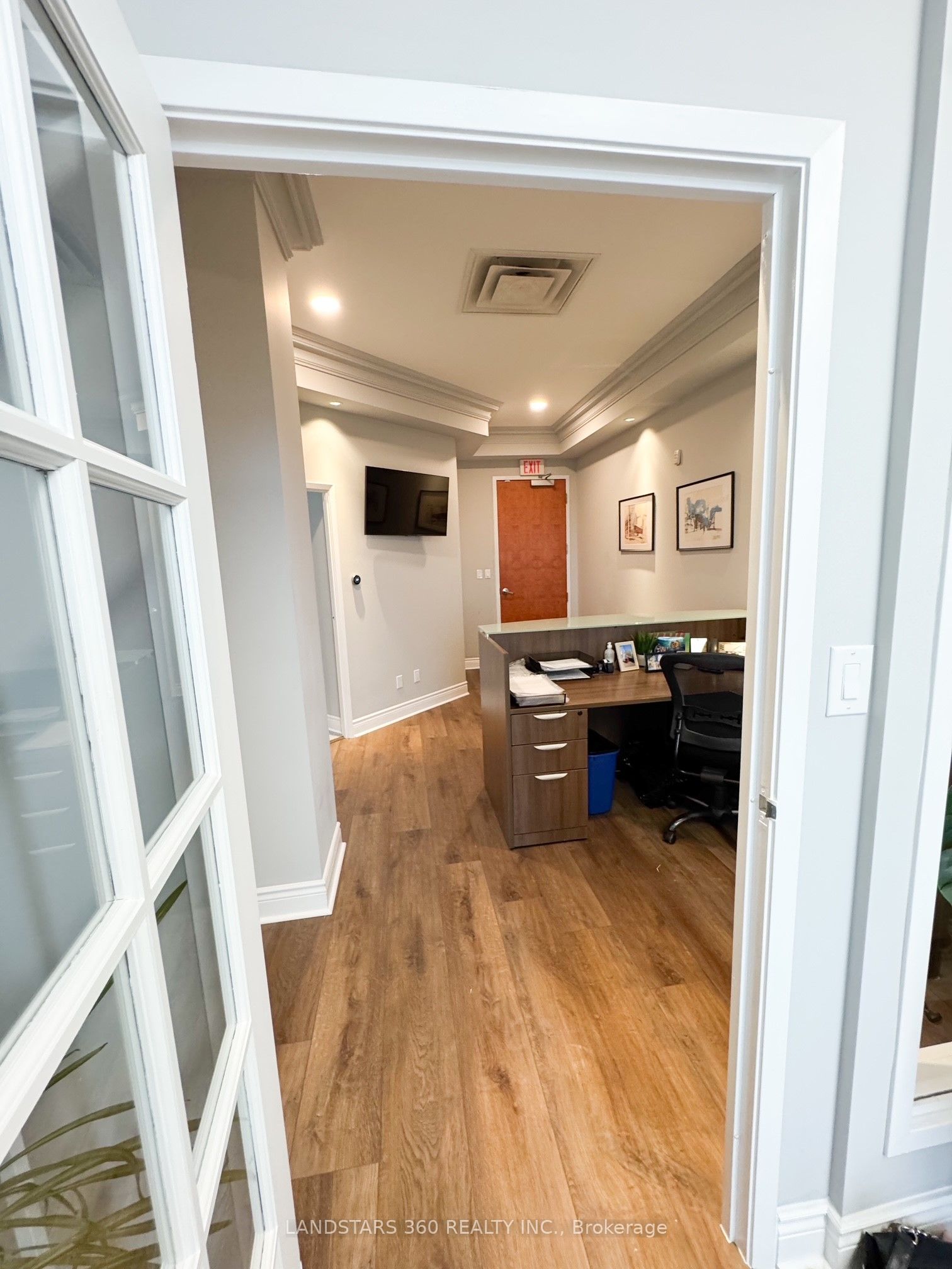 9140 Leslie Street, #407