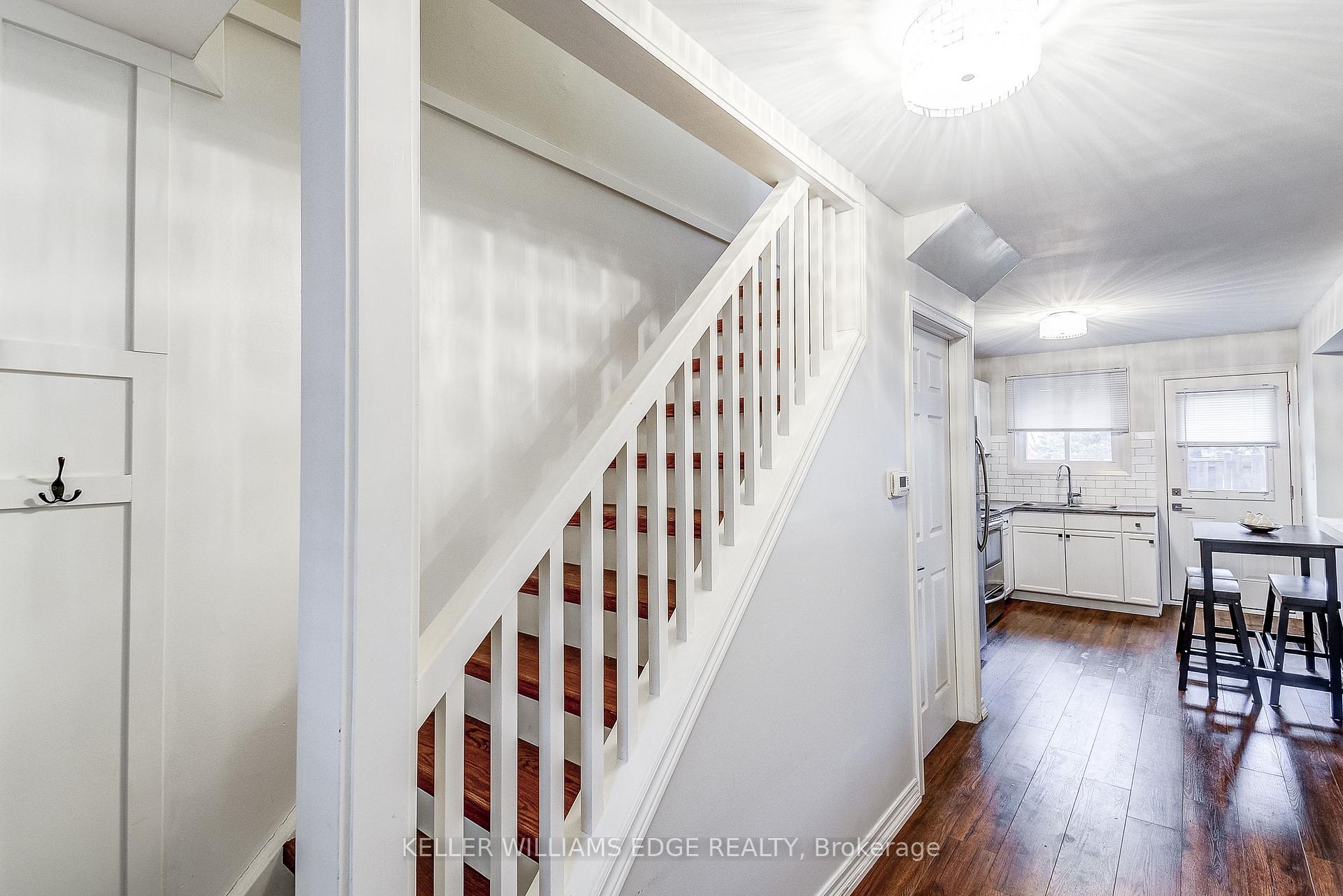 3 Bedrooms Condo at 1350 Limeridge, Hamilton For sale