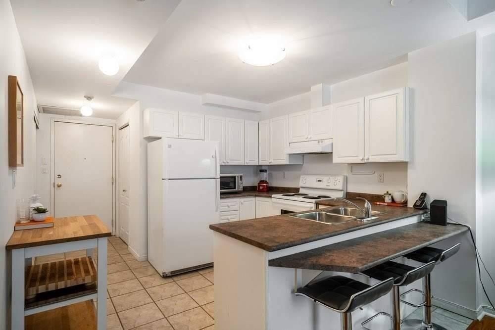 4189 Dundas Street W 204