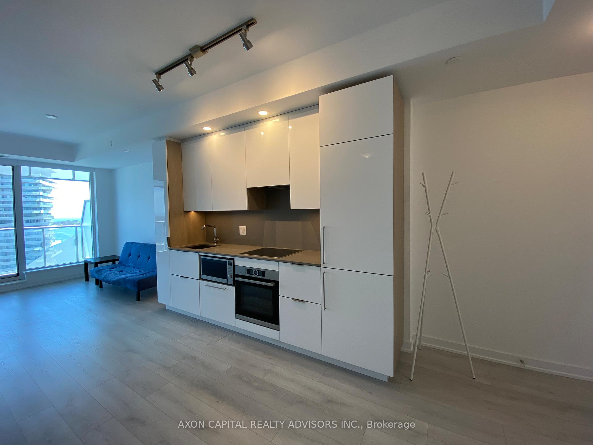 2 Bedrooms Condo at 28 Freeland, Toronto For sale
