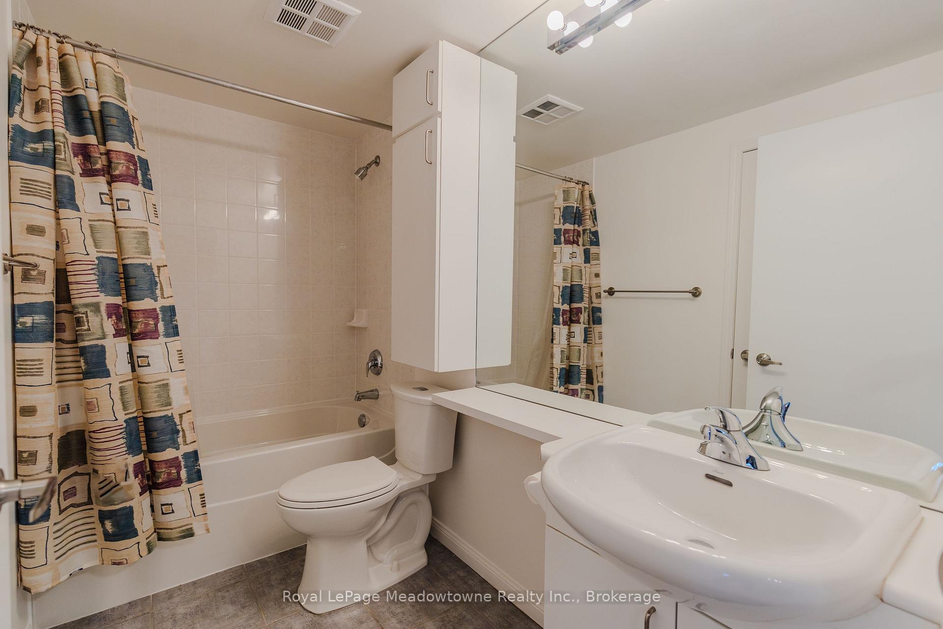 2 Bedrooms Condo at 1801 Bayview, Toronto For sale