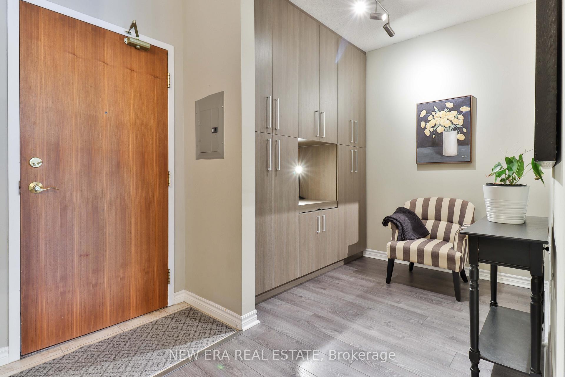 2 Bedrooms Condo at 3830 Bathurst,  Toronto For sale