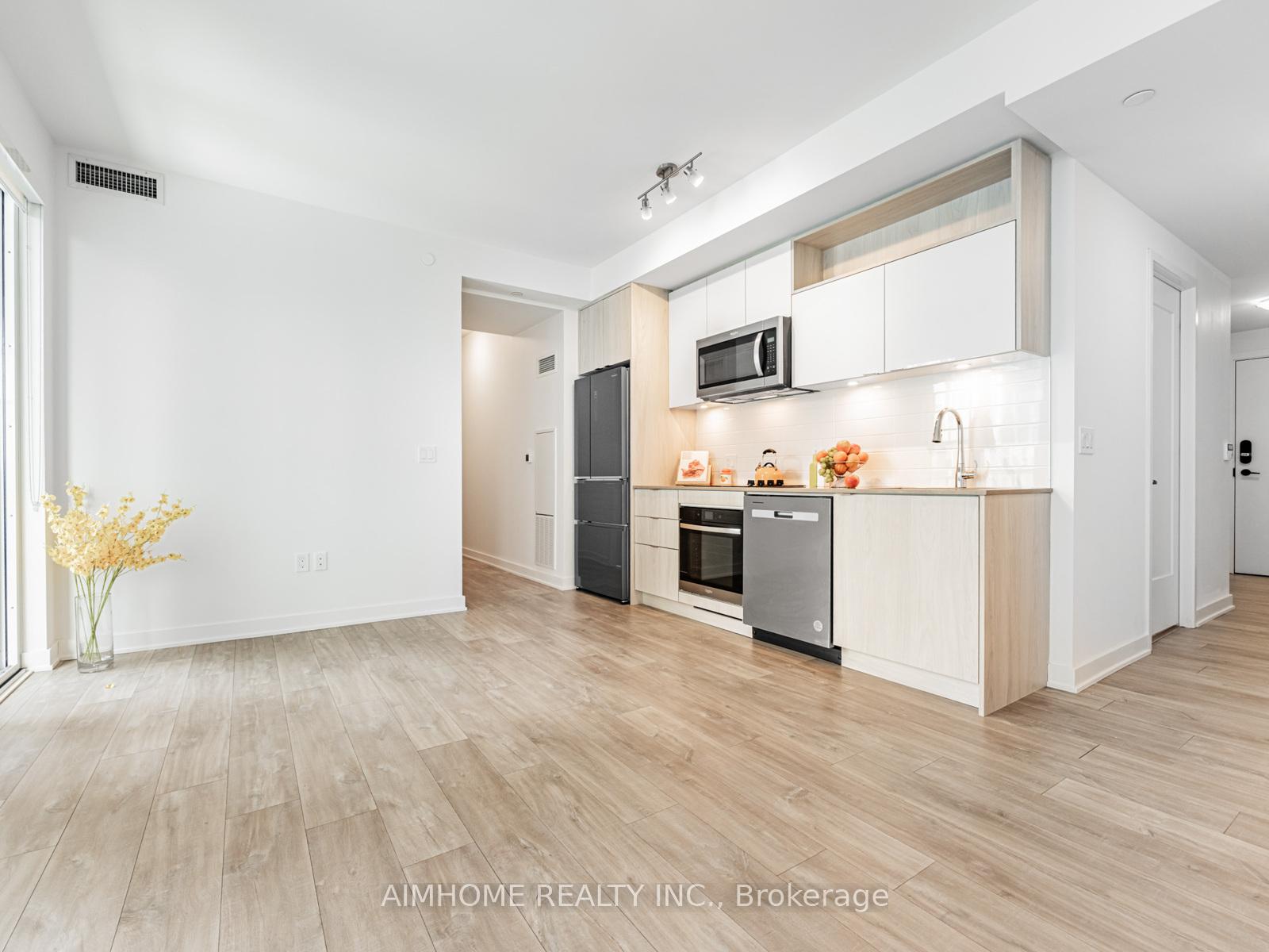 3 Bedrooms Condo at 70 Princess, Toronto For sale