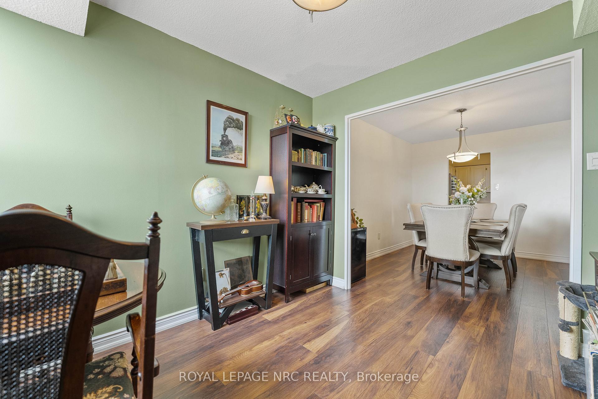 2 Bedrooms Condo at 500 GREEN, Hamilton For sale