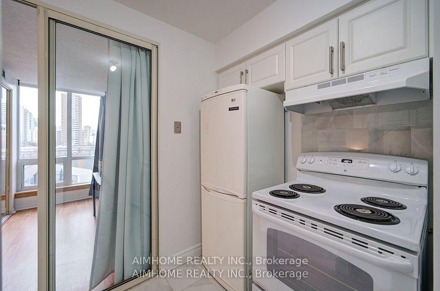 1 Bedroom Condo at 1055 Bay, Toronto For sale