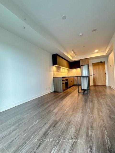 1 Bedroom Condo at 7950 Bathurst,  Vaughan For sale