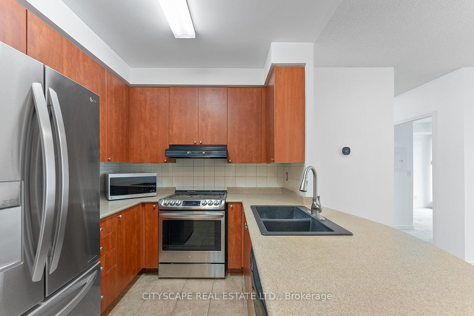 5500 Yonge Street, #202