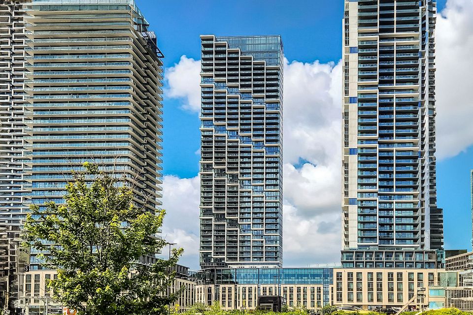 1000 Portage