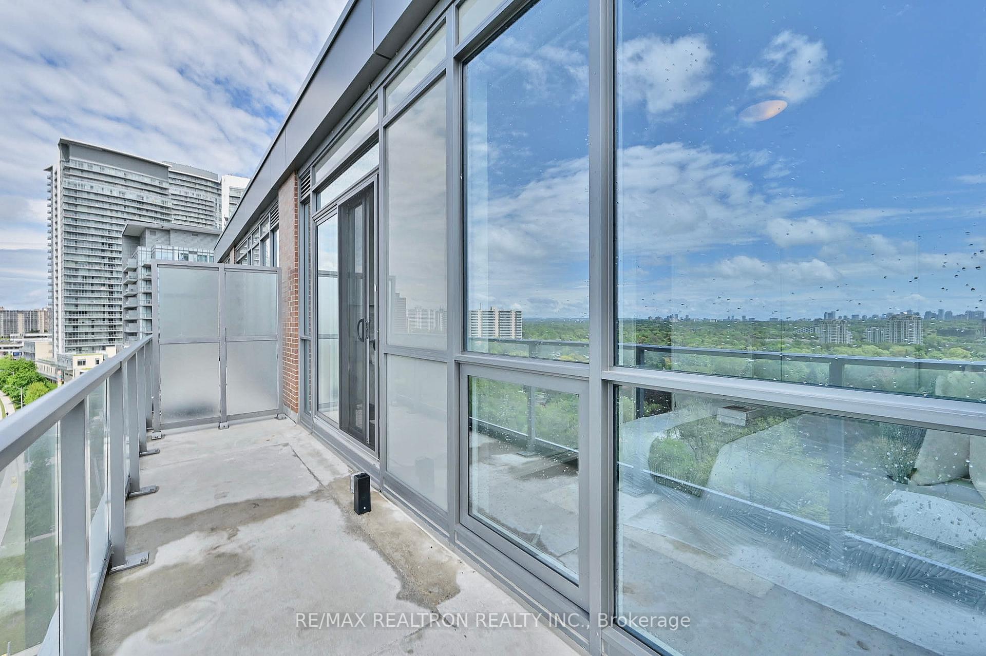 2 Bedrooms Condo at 36 Forest Manor, Toronto For sale