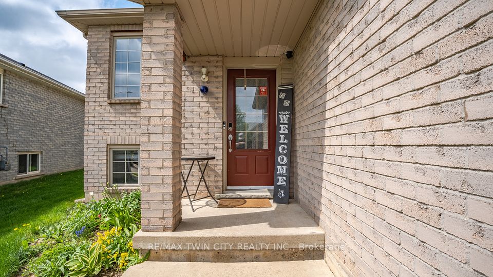 47 Brewster Way, Brantford, ON N3T 6N4