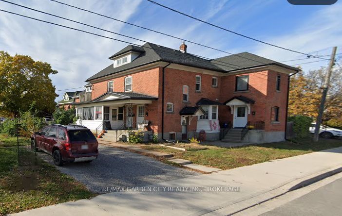 323 Queenston