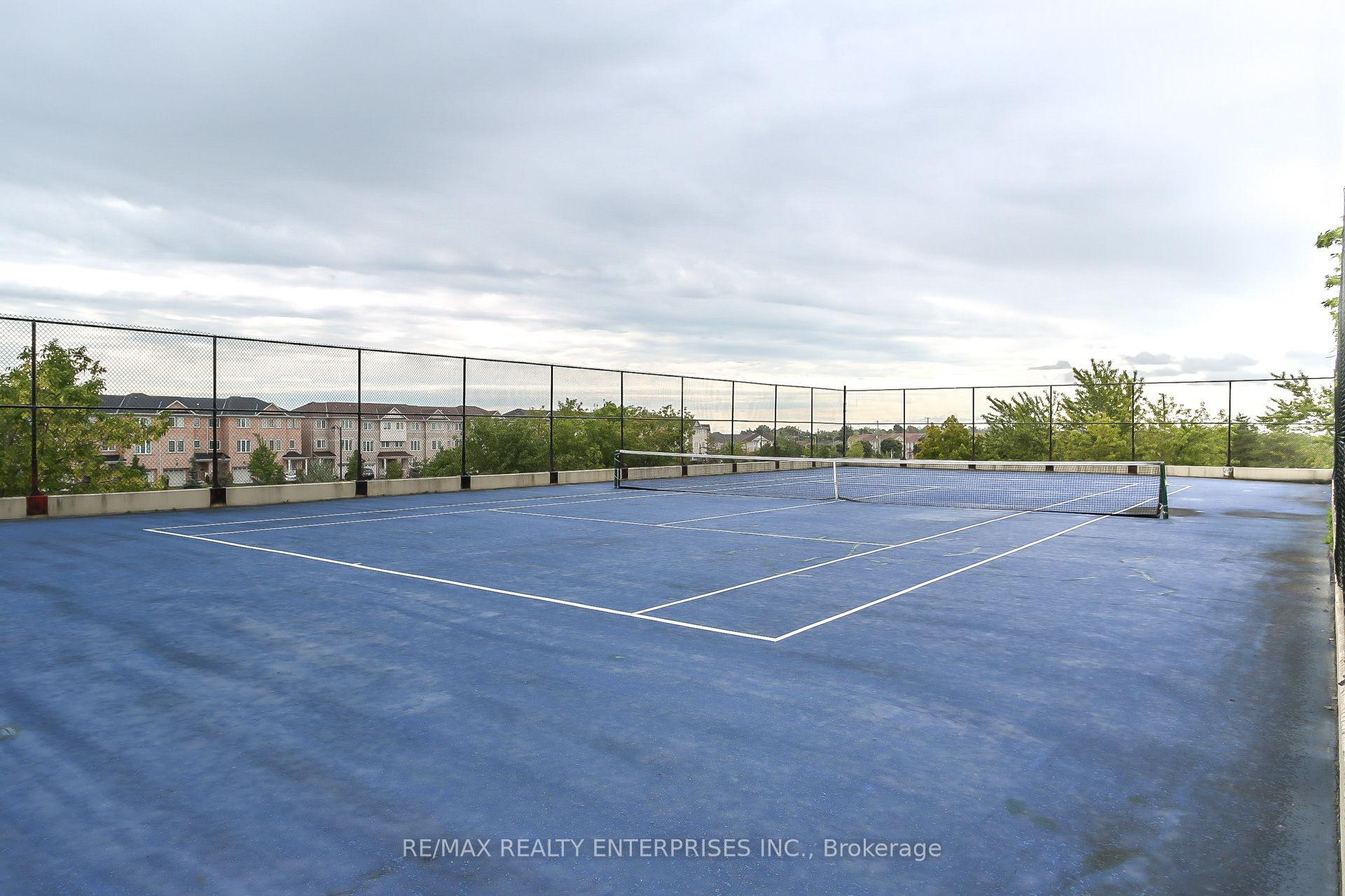 3 Bedrooms Condo at 1 Greystone Walk,  Toronto For sale