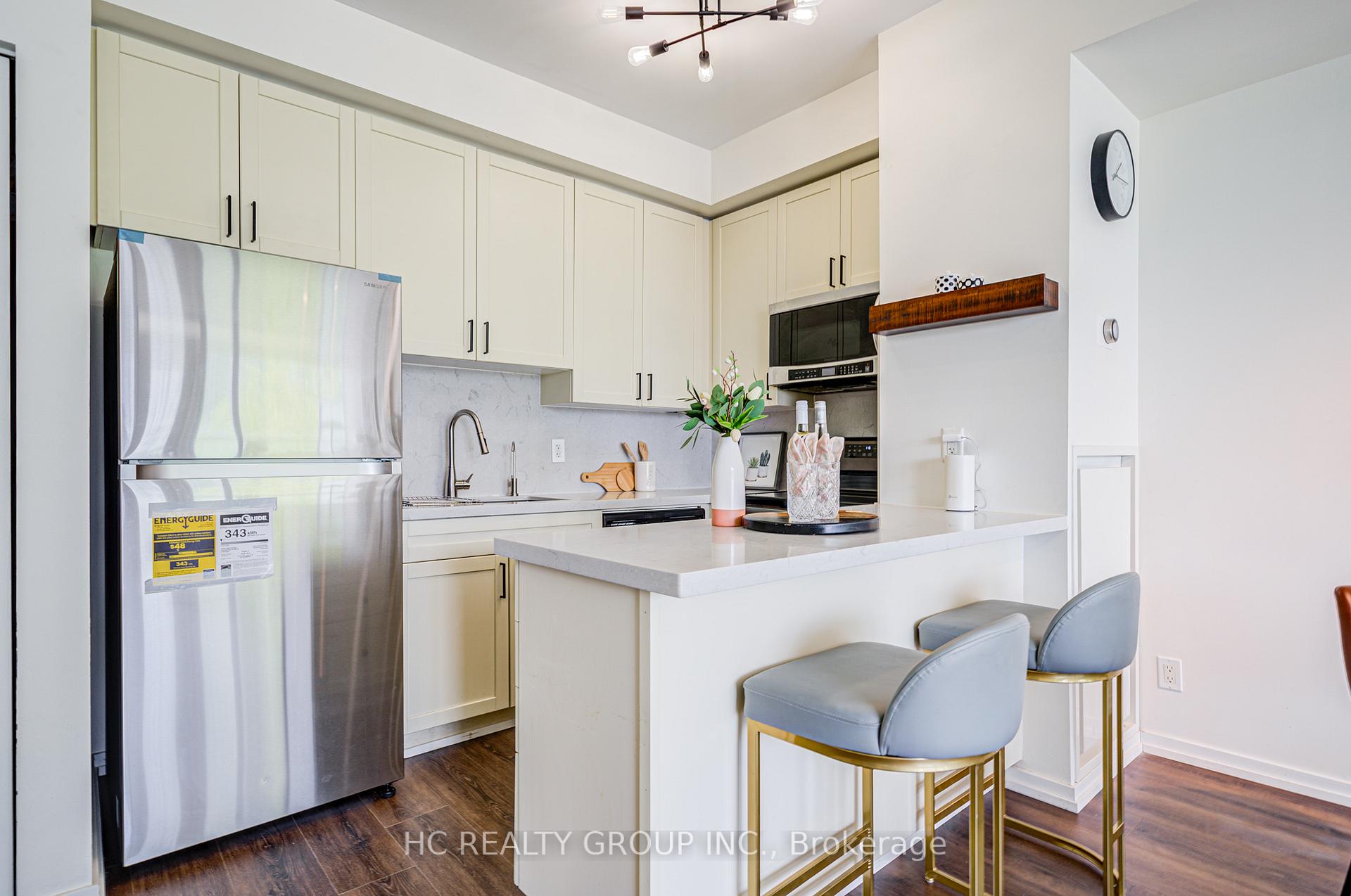 2 Bedrooms Condo at 30 Canterbury, Toronto For sale