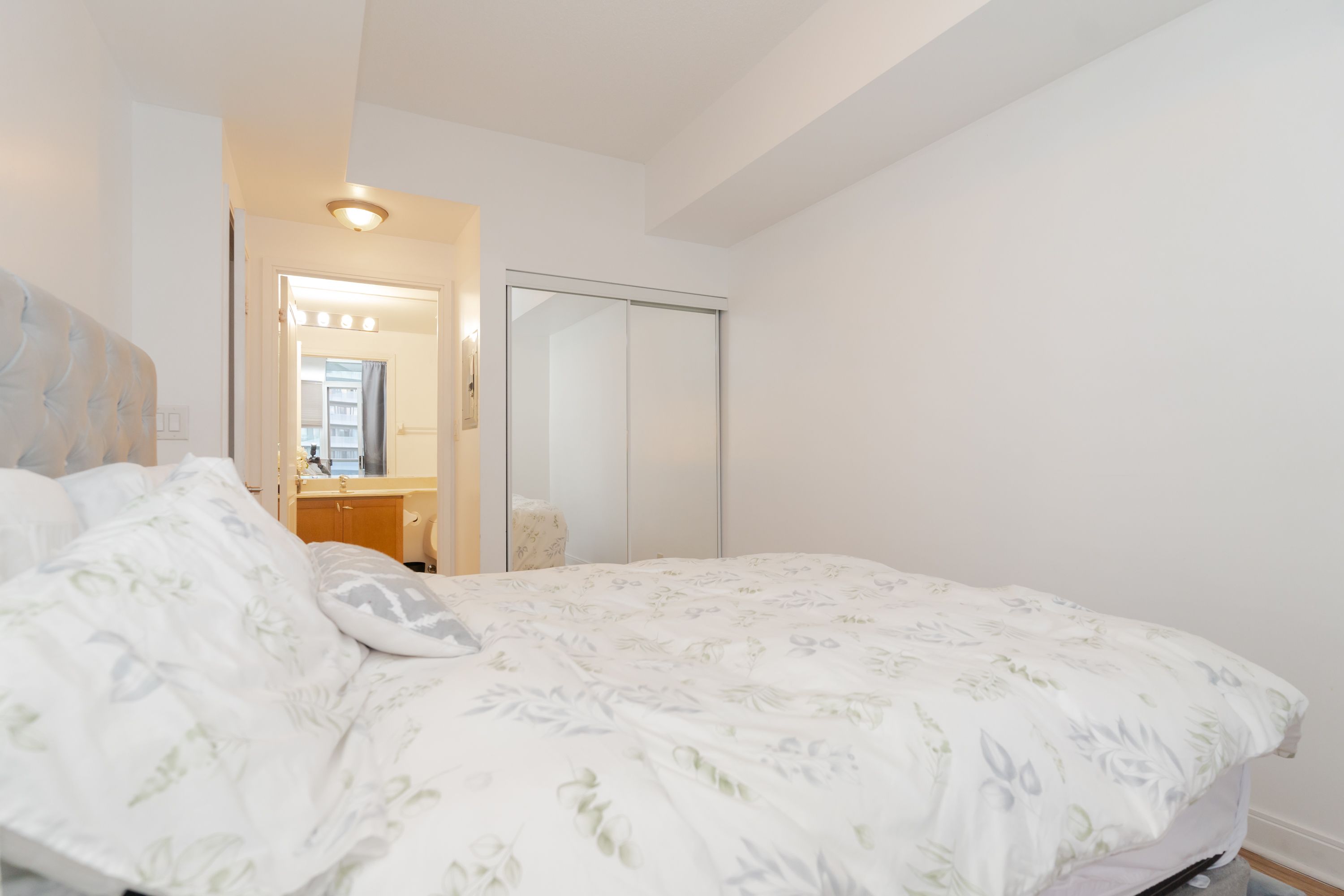 80 Absolute Avenue 3206
